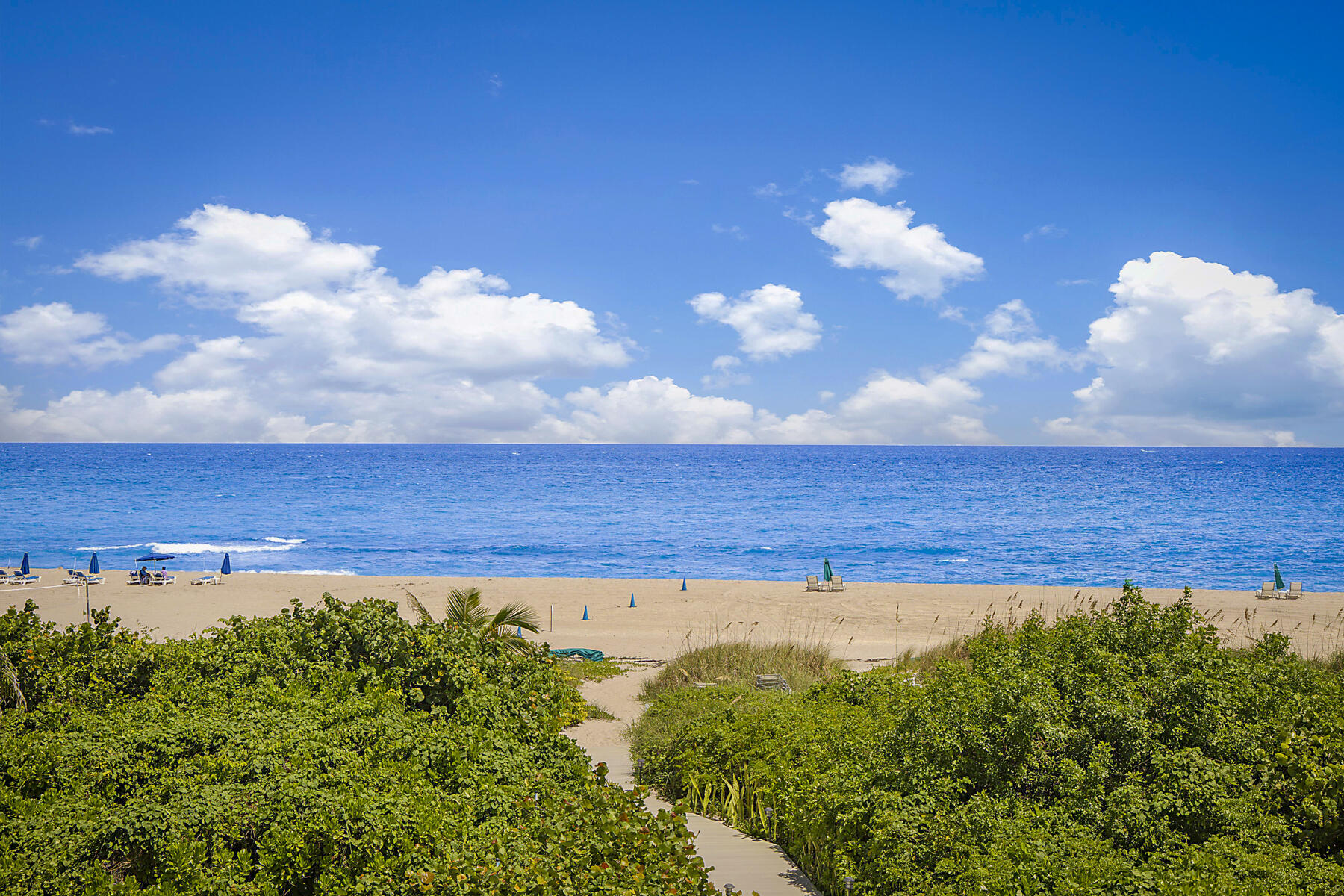 ACCESS TO THE BEACH