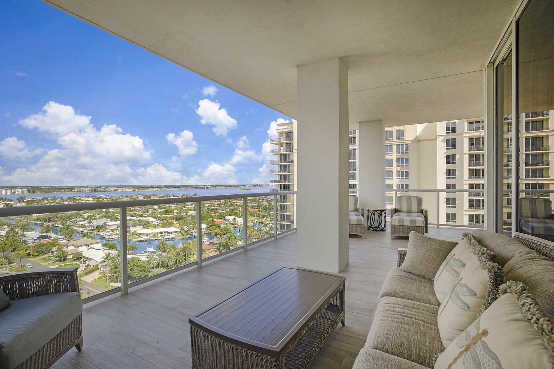 EXTRA LARGE BALCONY