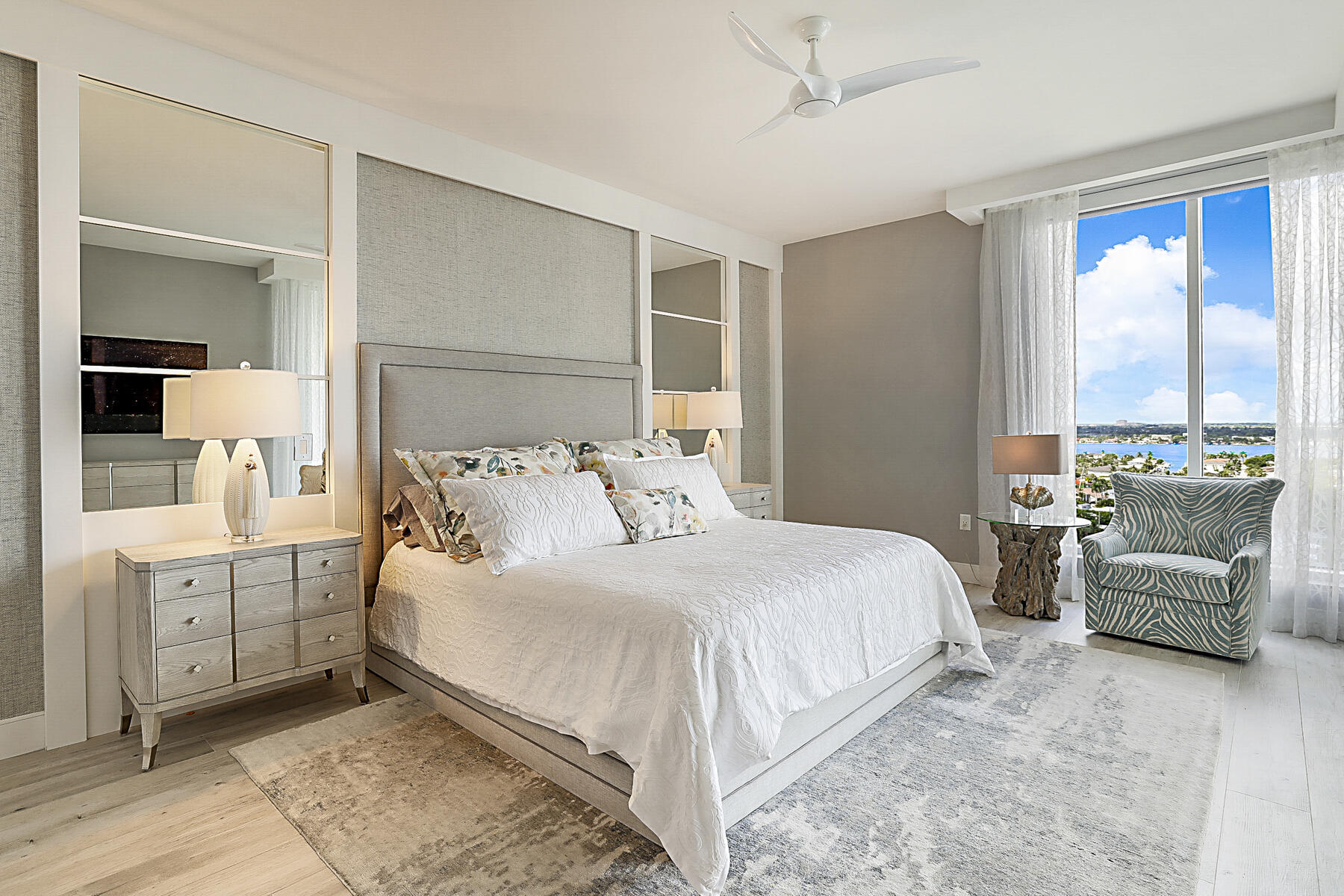 PRINCIPAL SUITE