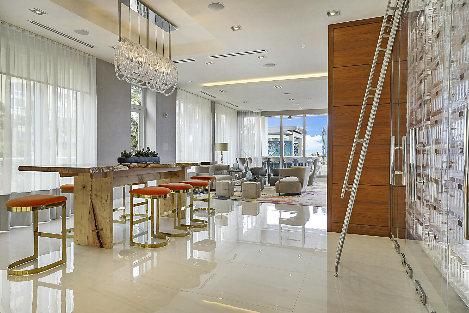 CLUB ROOM