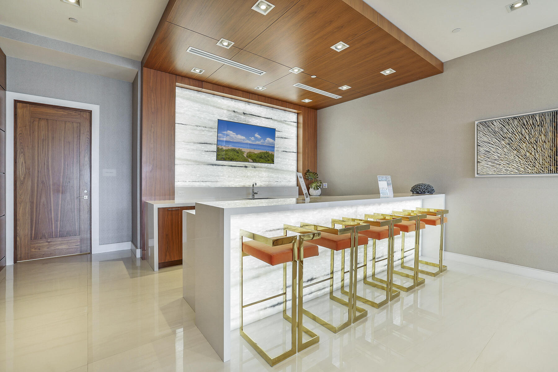 CLUB ROOM