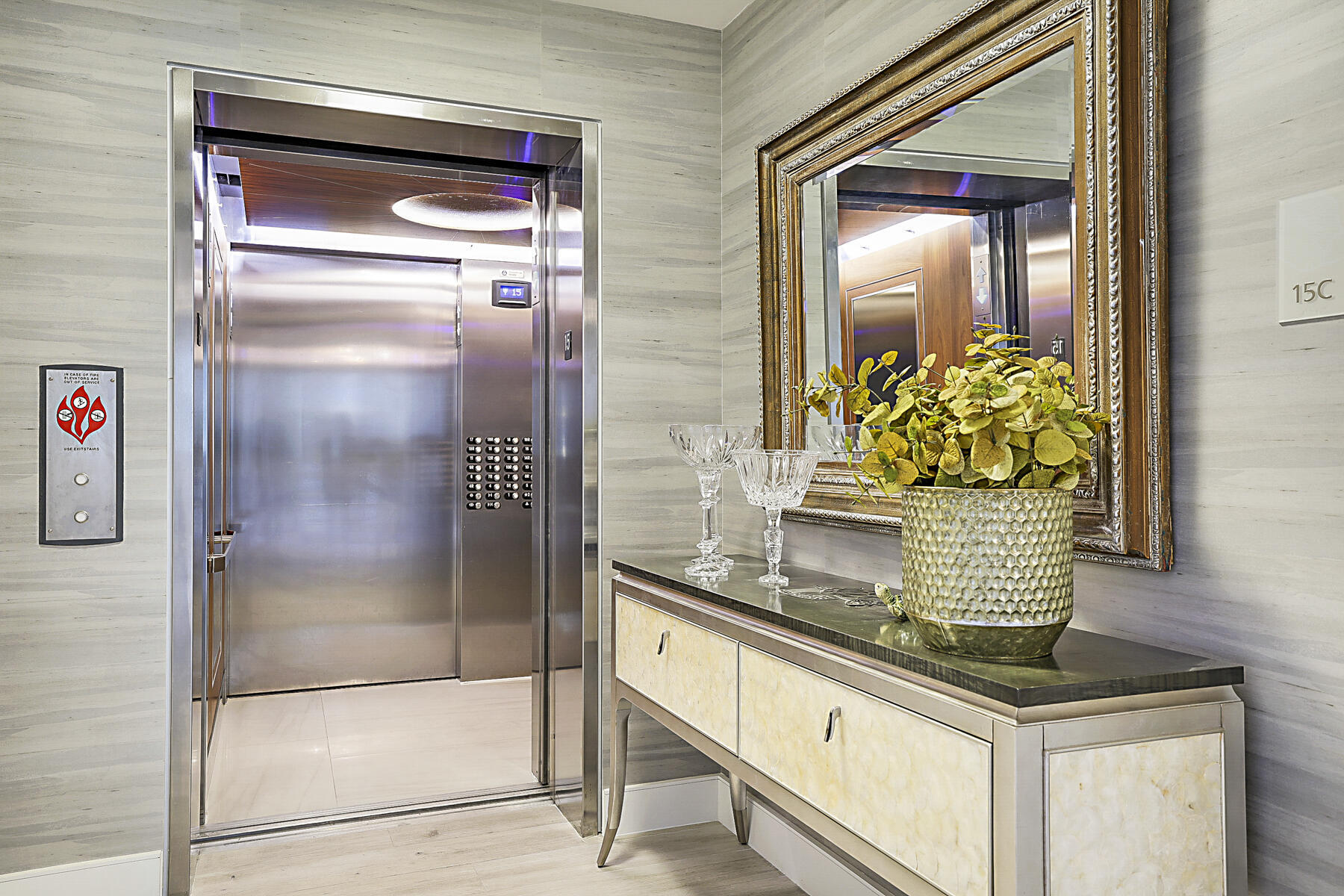 DIRECT ACCESS TO YOUR UNIT - NO HALLWAYS