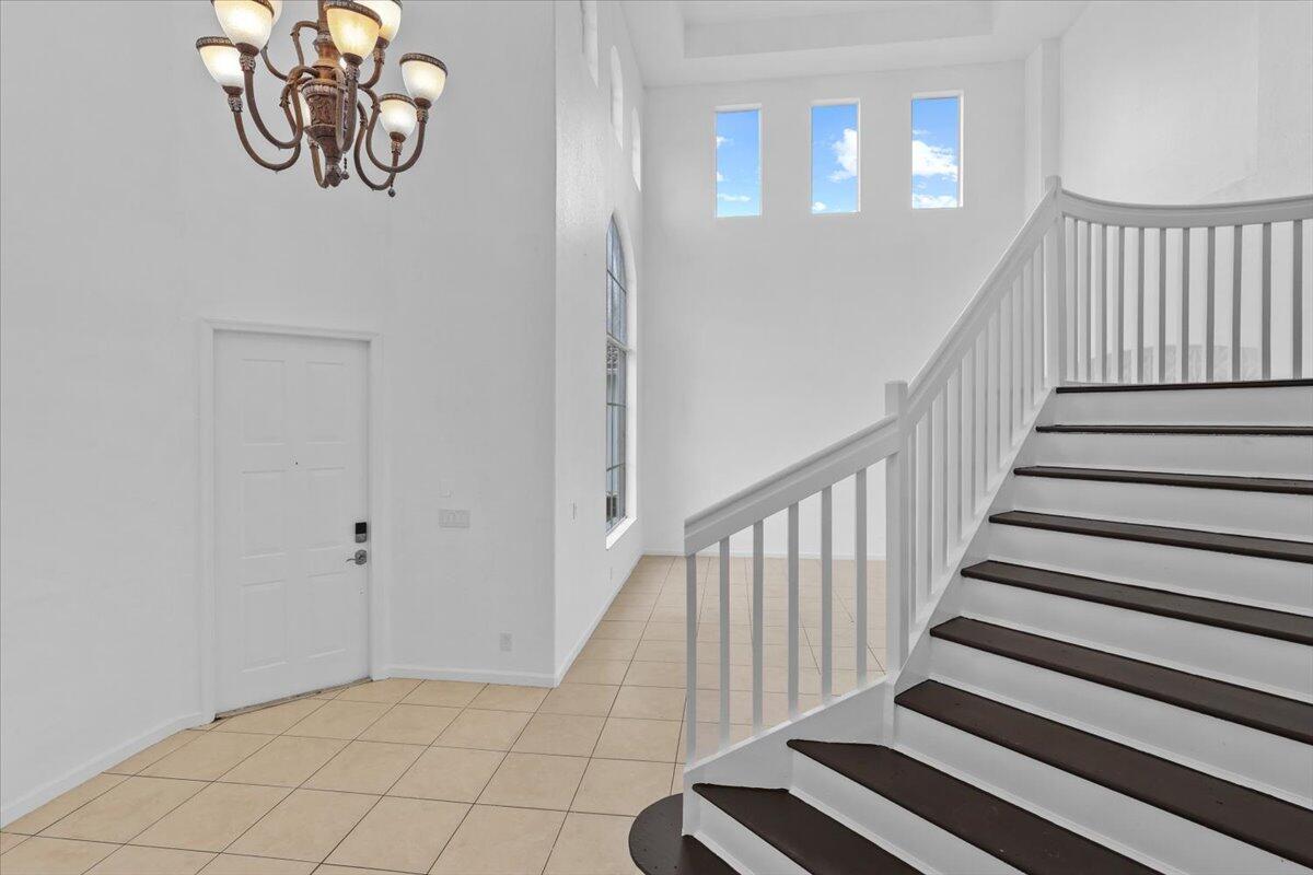 MAIN ENTRANCE FOYER