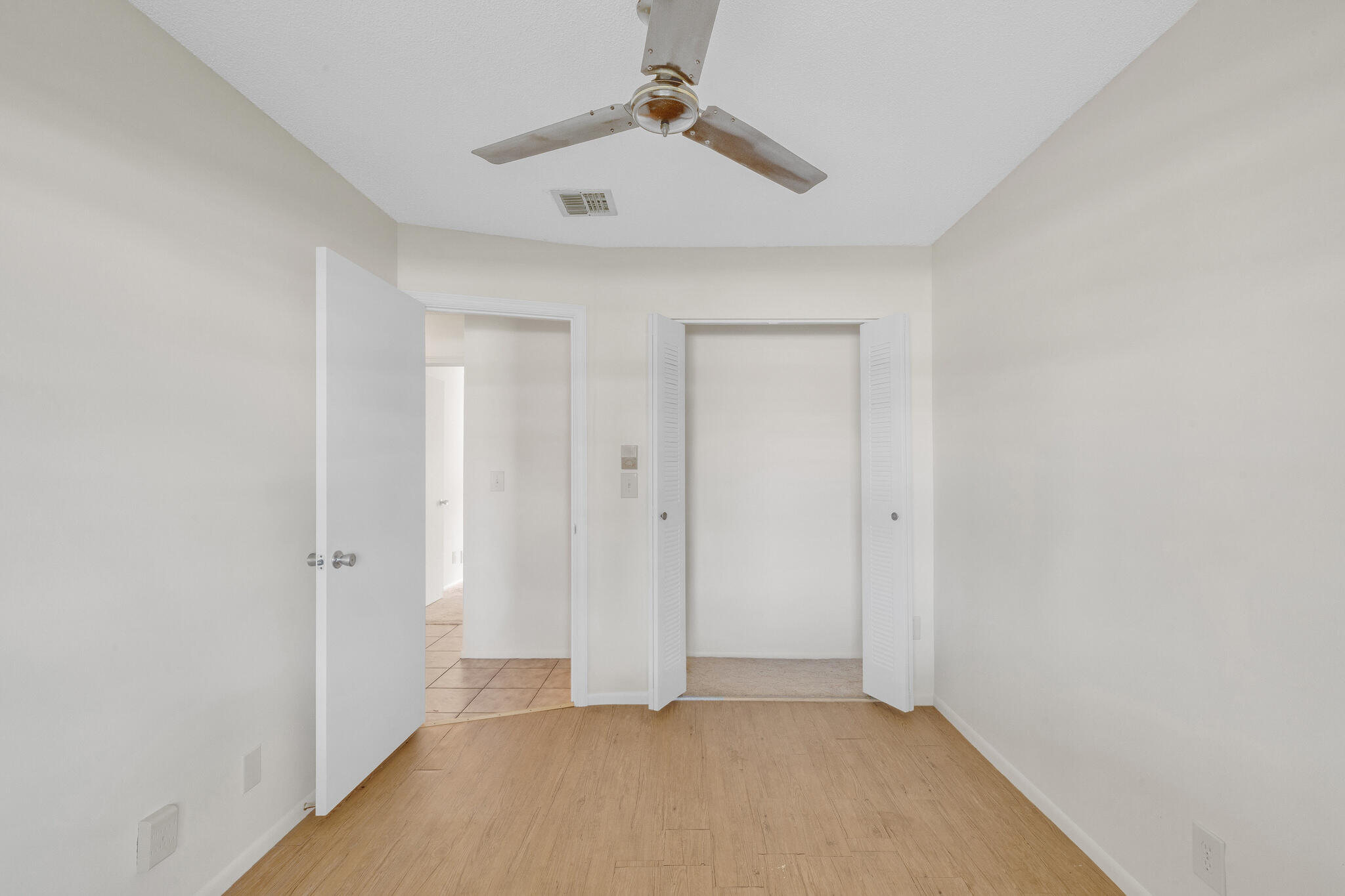 17 Guest Bedroom B (3)