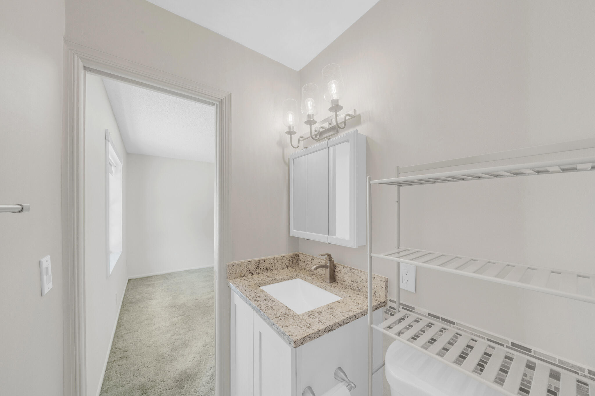 15 Primary Bathroom (2)