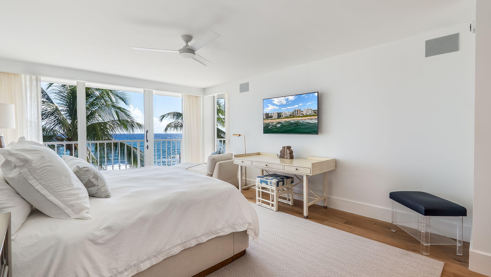 Primary Suite-DIRECT oceanfront
