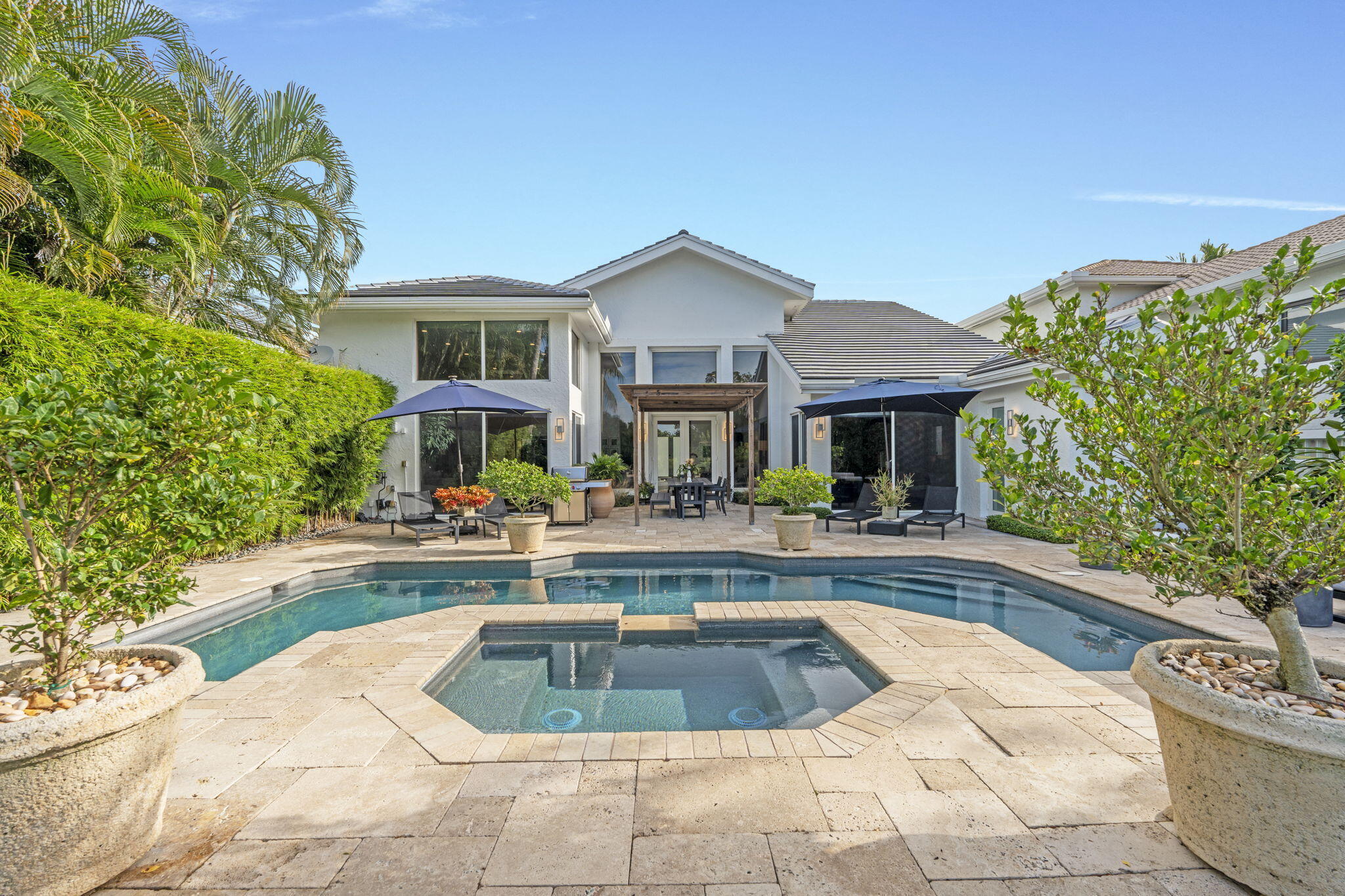 57-web-or-mls-A7408976