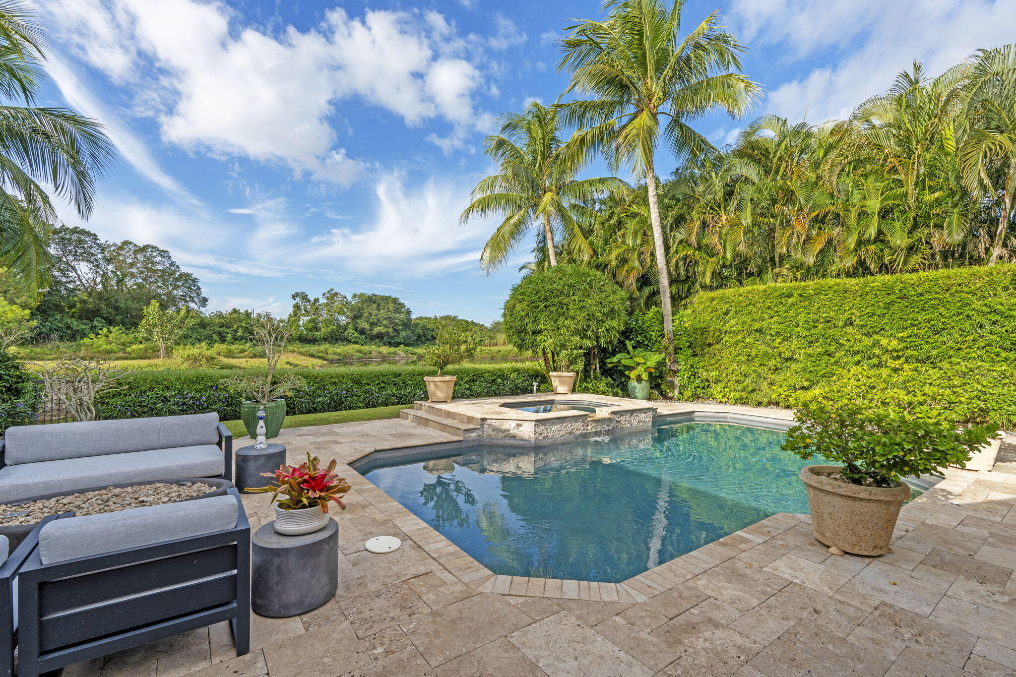 50-web-or-mls-A7408971