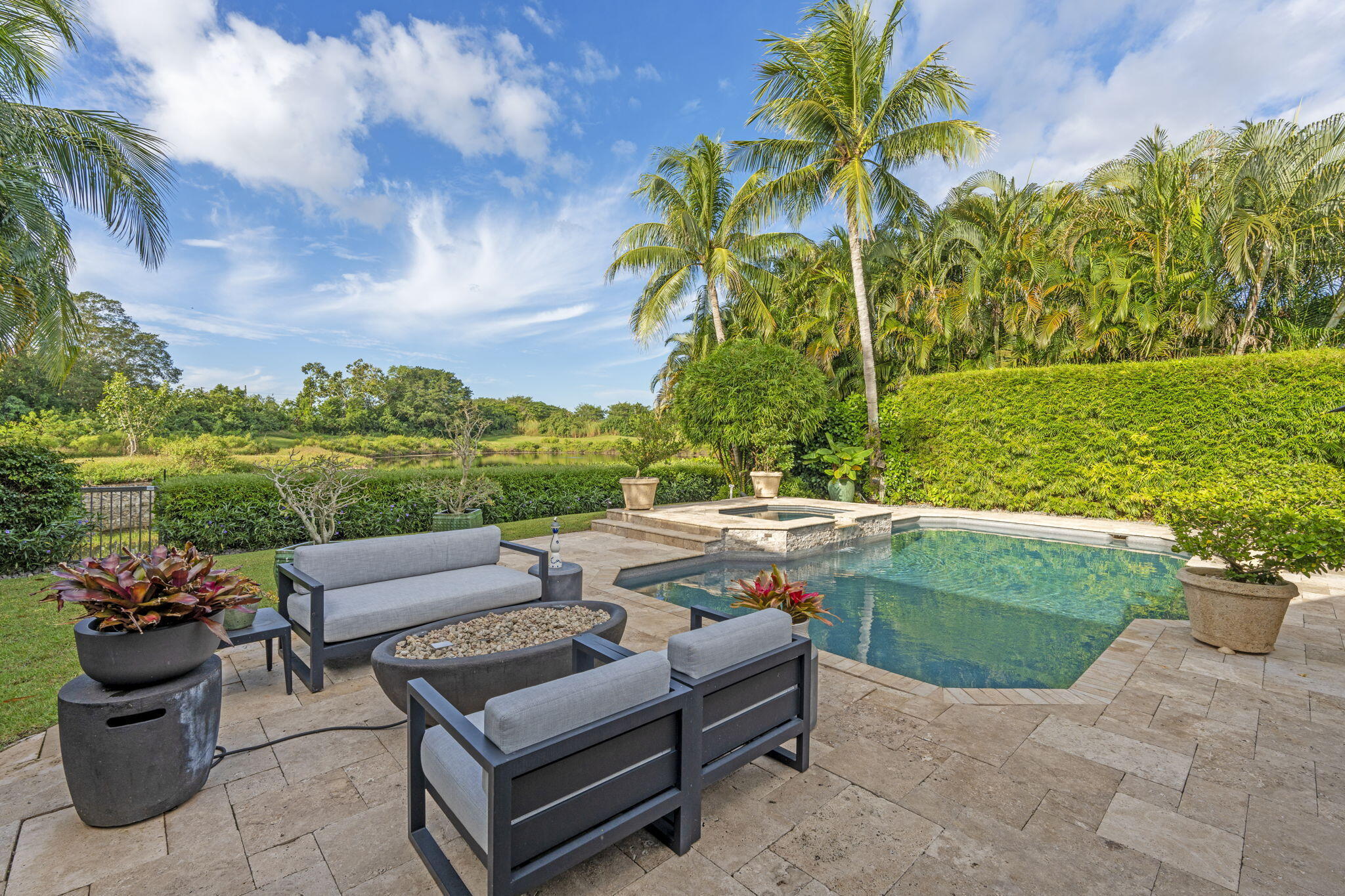 52-web-or-mls-A7408973