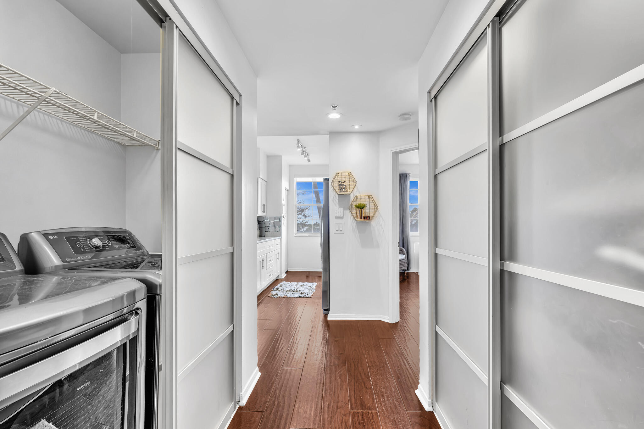 Laundry/shelves