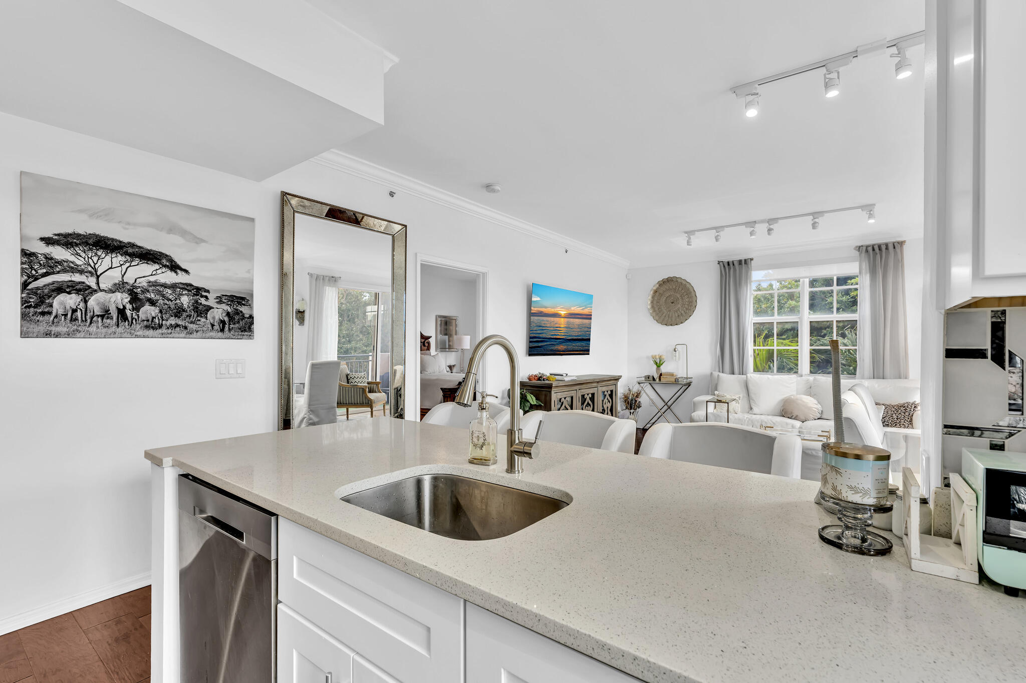 Kitchen/Living/Dining