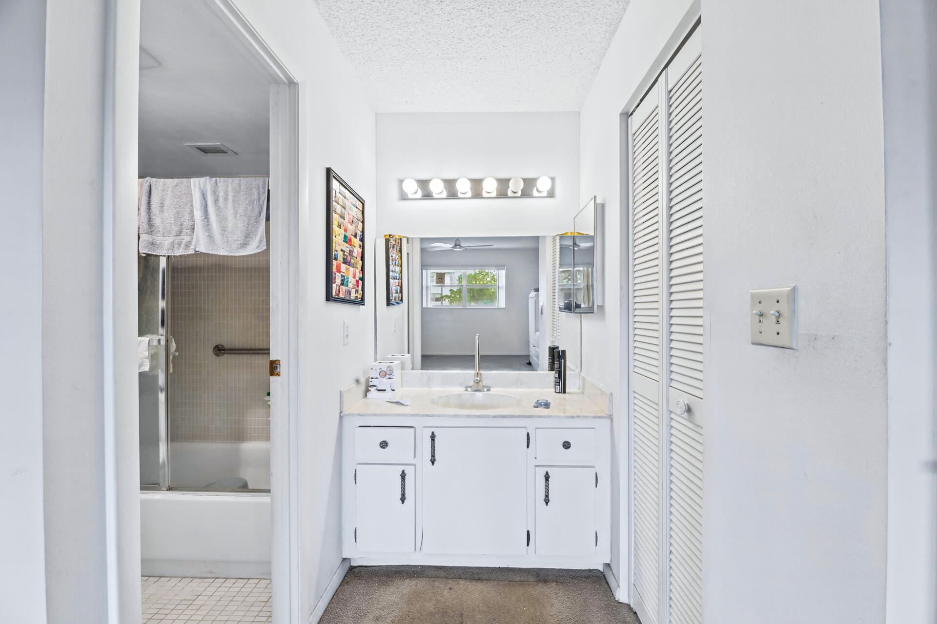 20261022 - 6260 South Falls Circle Drive