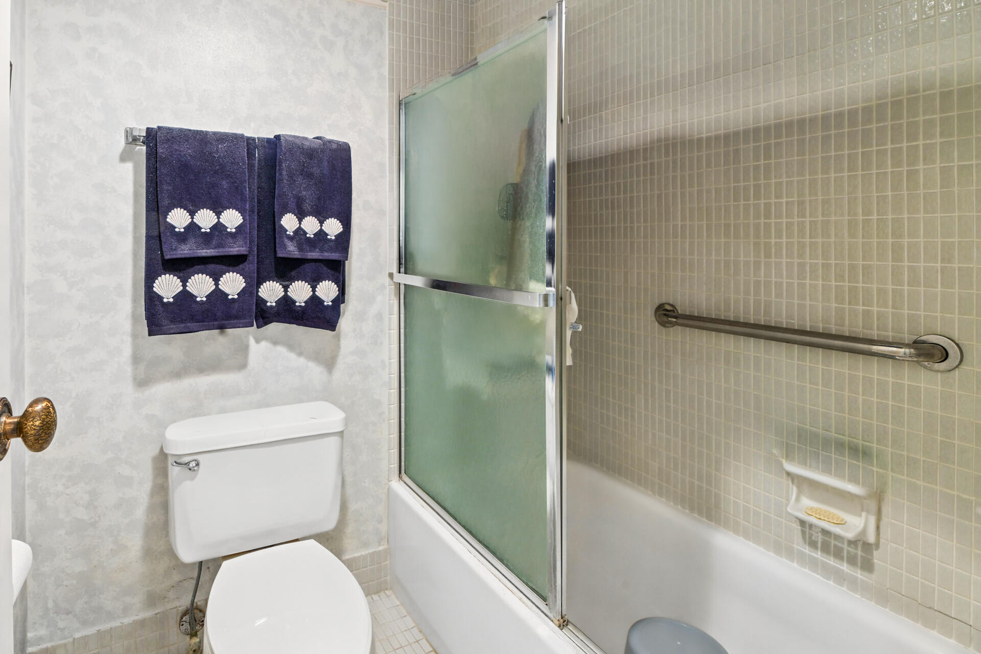 20261022 - 6260 South Falls Circle Drive