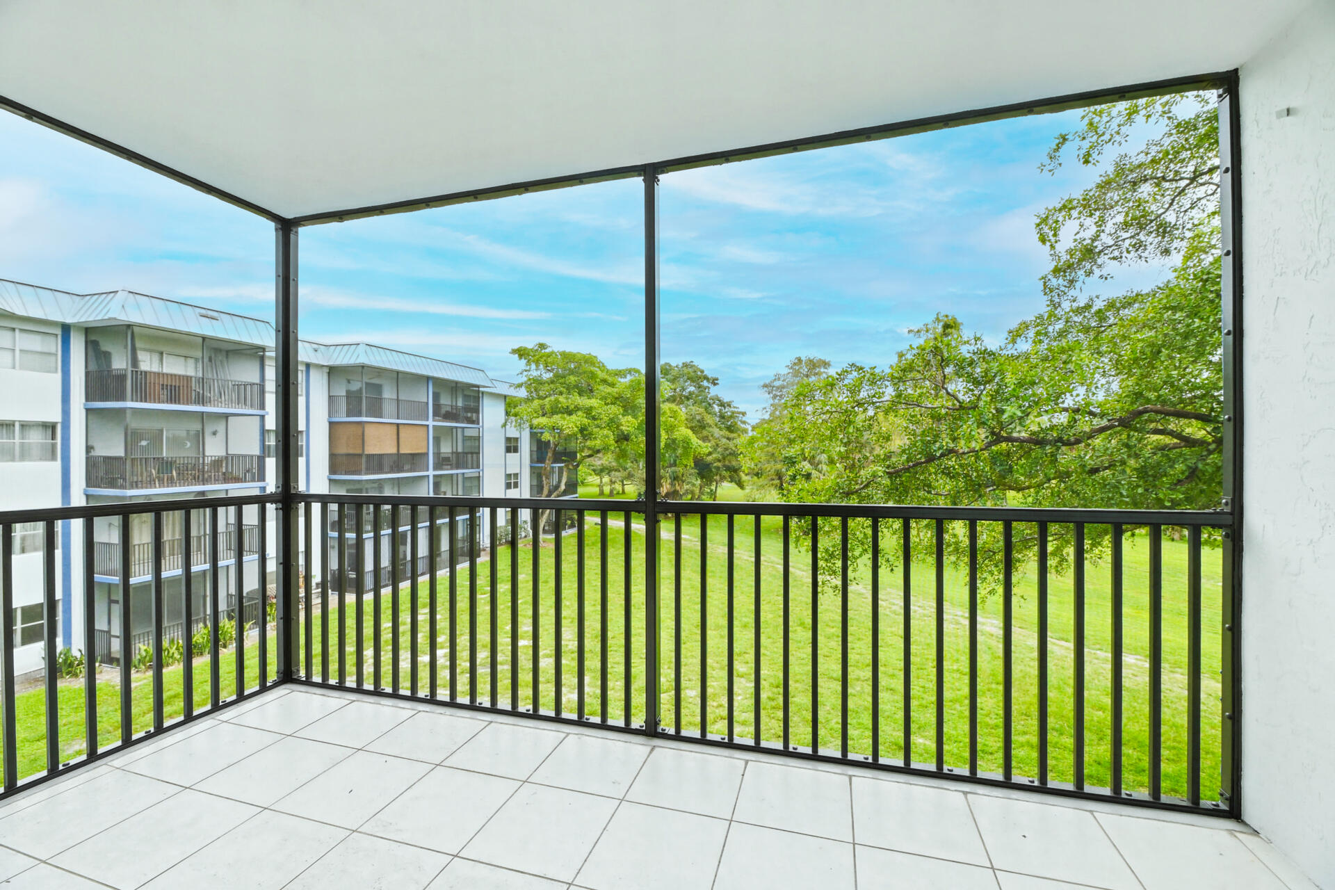 20261022 - 6260 South Falls Circle Drive