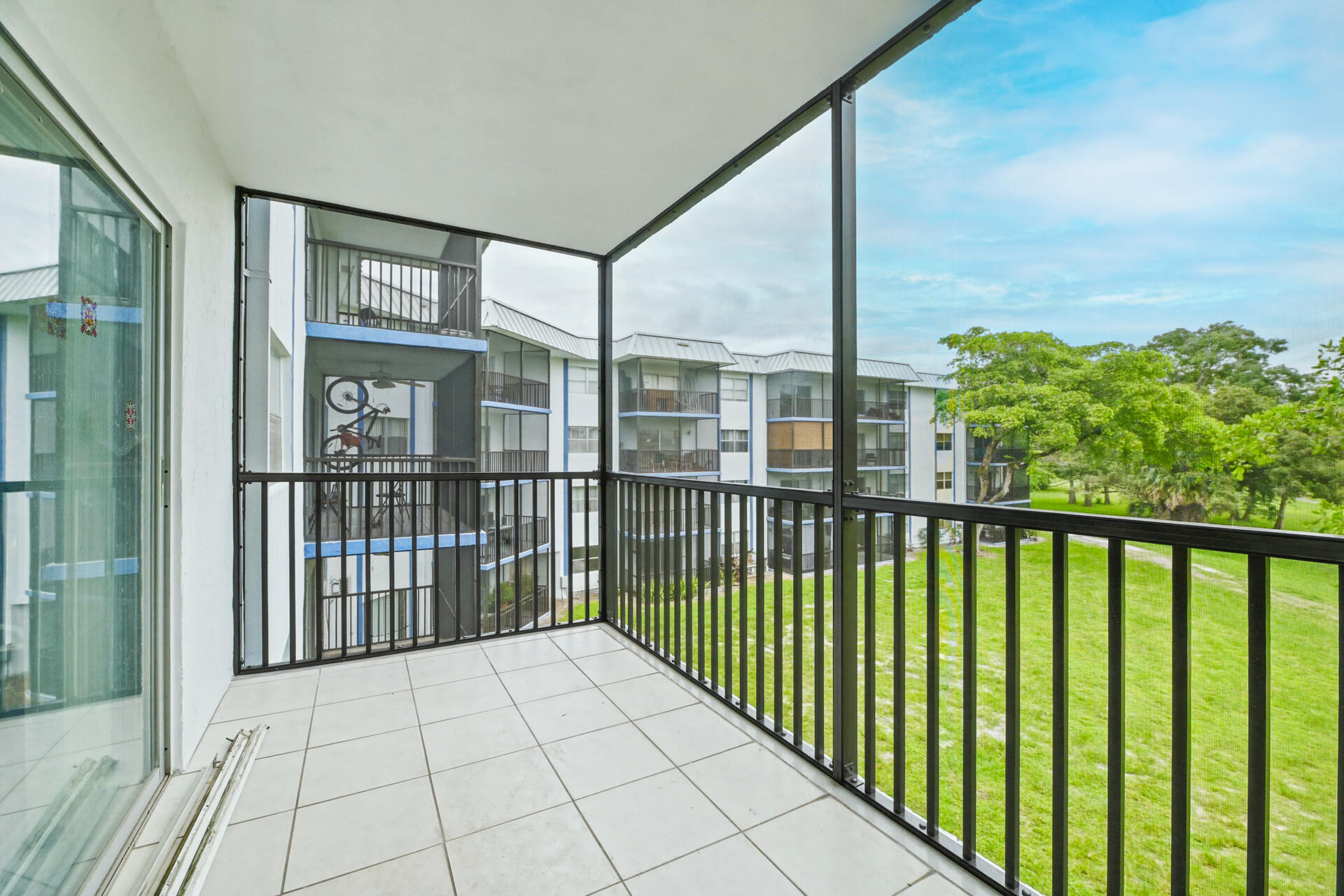 20261022 - 6260 South Falls Circle Drive