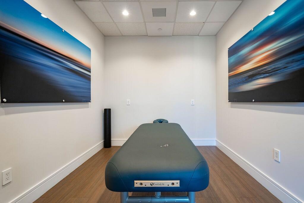 27 Spa Treatment Room, Natural Light
