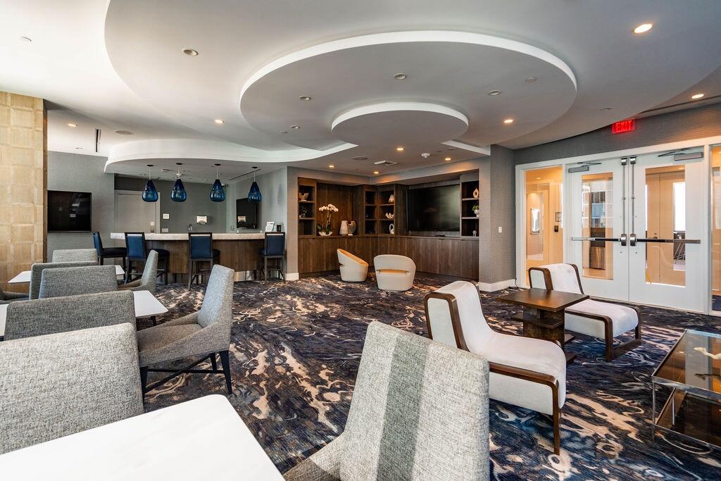 28 Club Room, Natural Light
