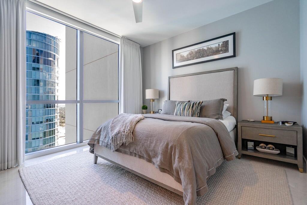 20 Guest Bedroom, Natural Light - Copy