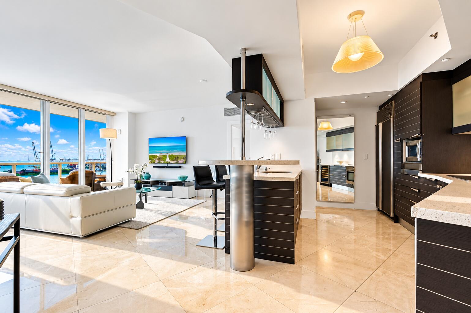 KITCHEN LIVING