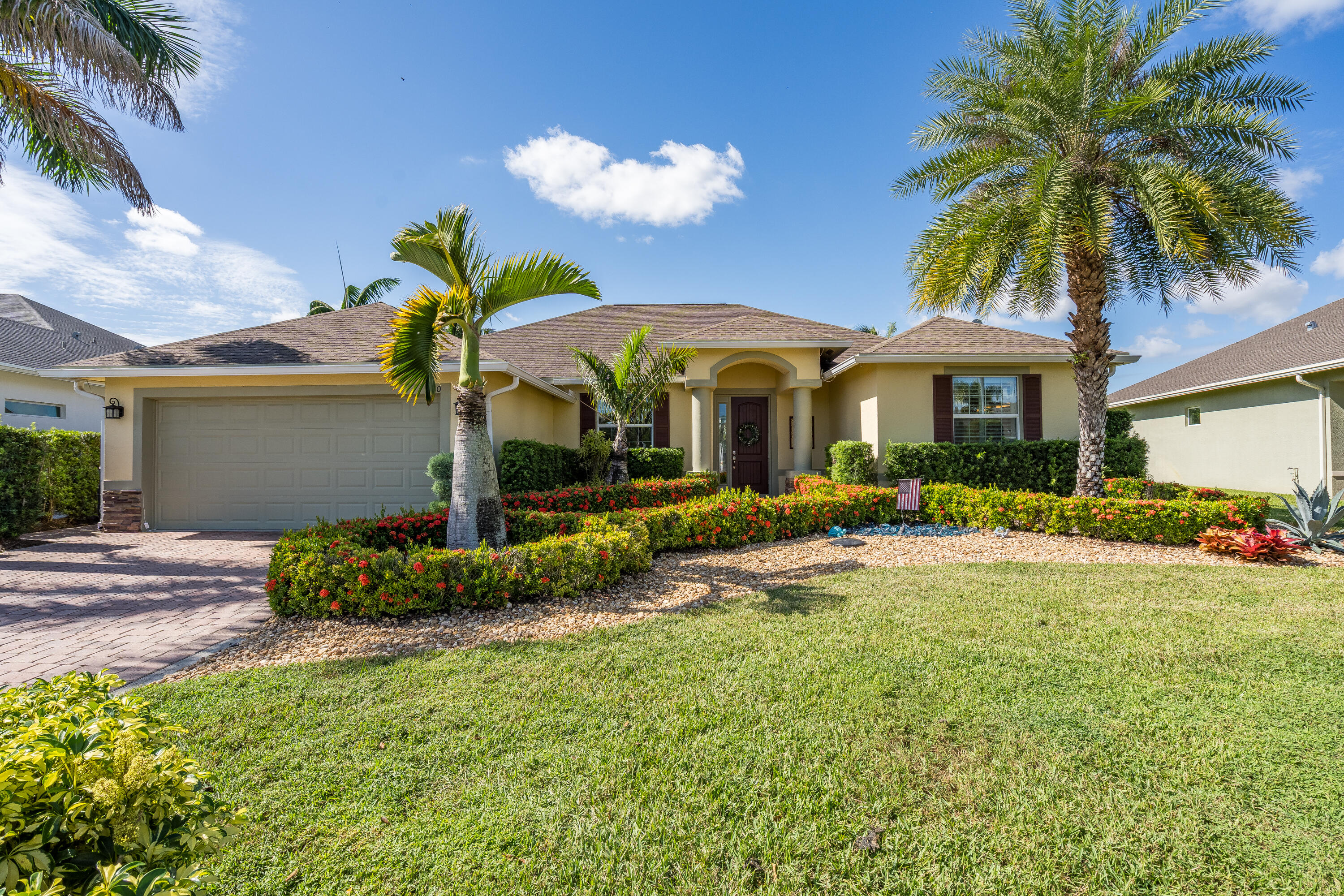 460 SW Vista Lake Drive-18