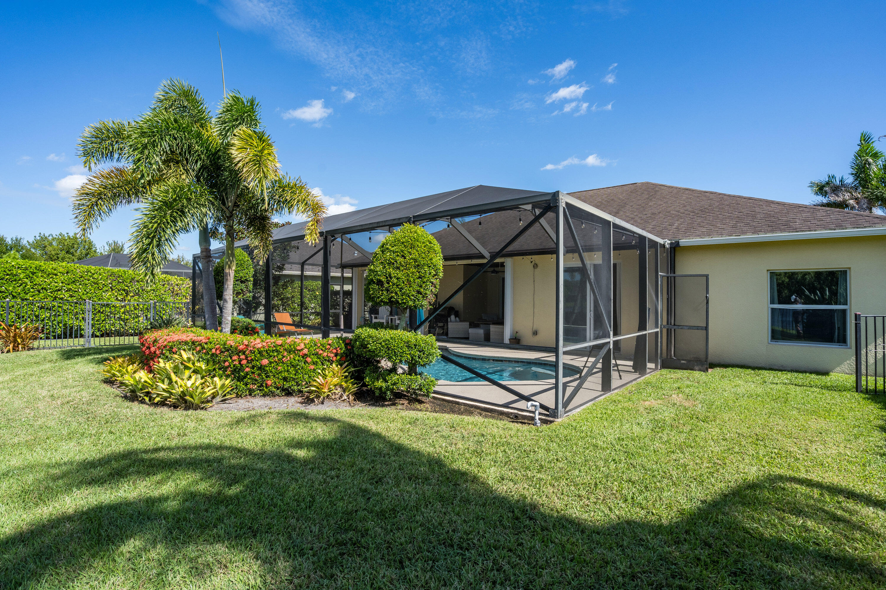 460 SW Vista Lake Drive-8