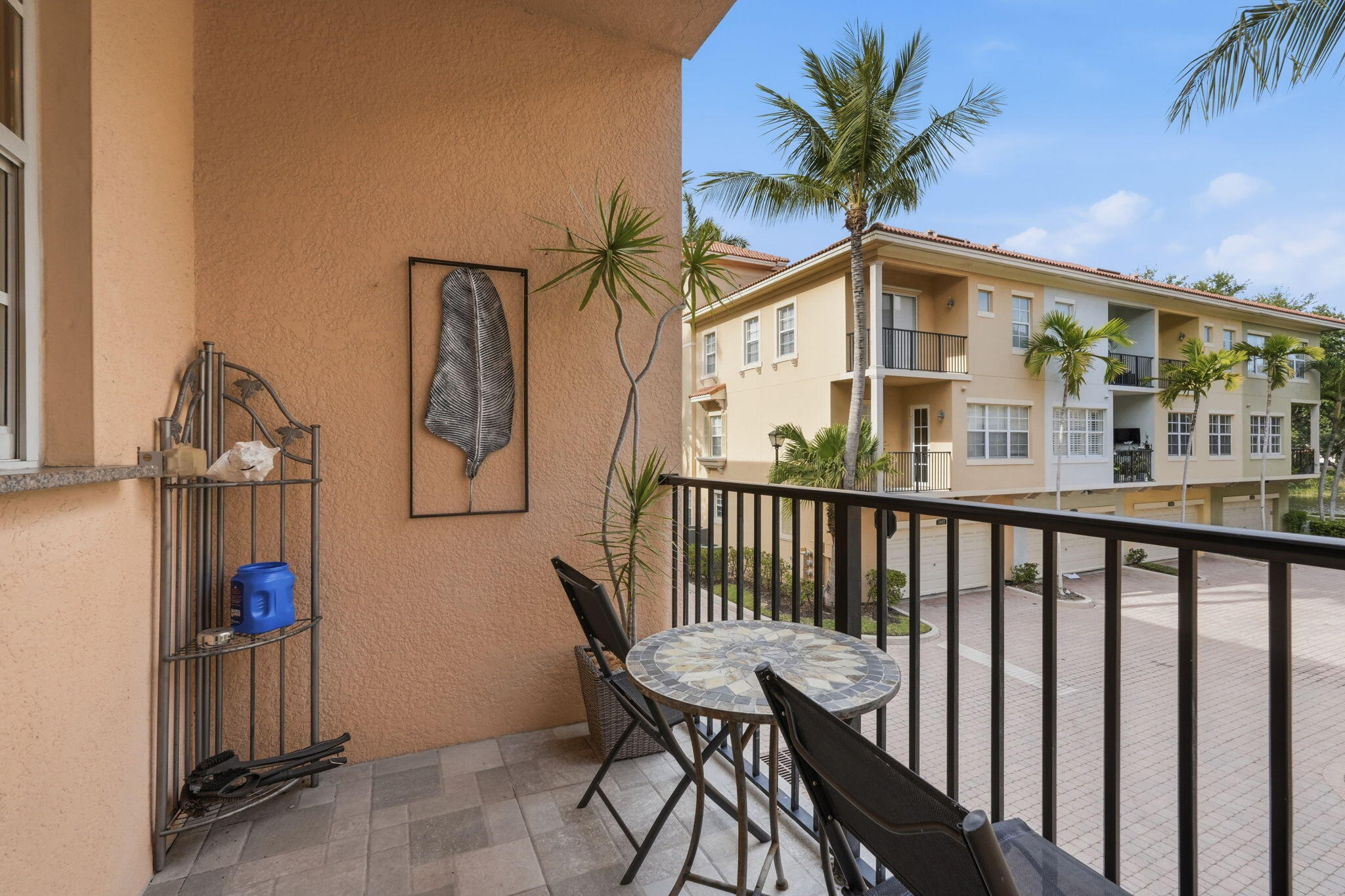 33-web-or-mls-11796_Valencia_Gardens_Ave