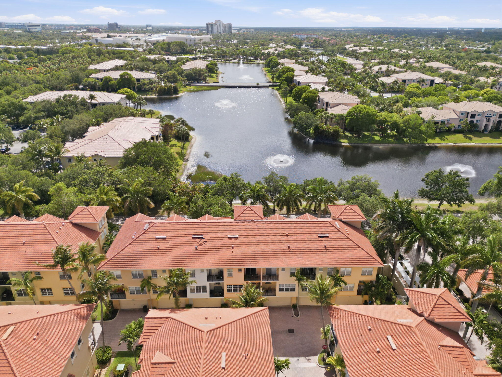 64-web-or-mls-11796_Valencia_Gardens_Ave