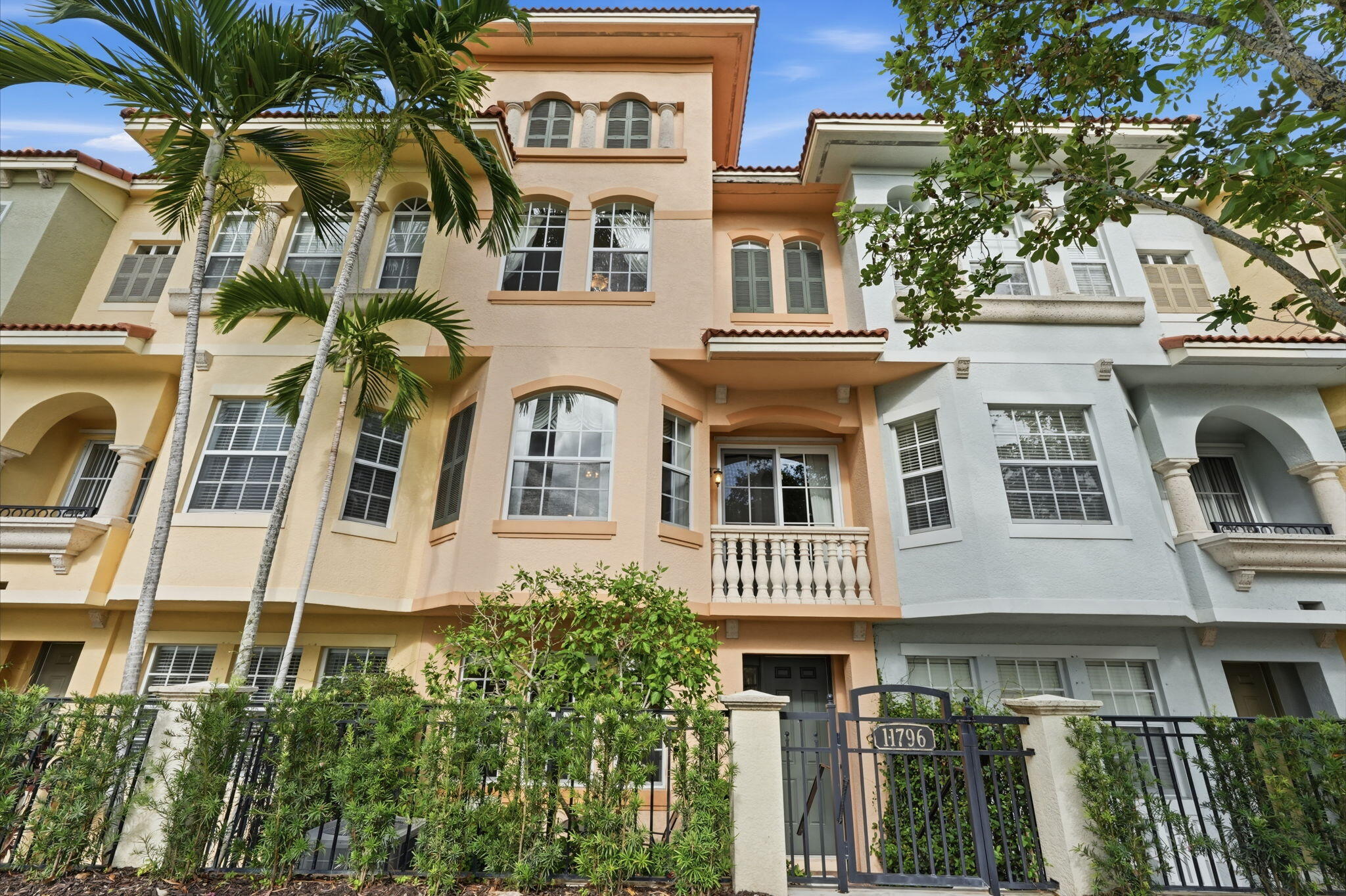 47-web-or-mls-11796_Valencia_Gardens_Ave