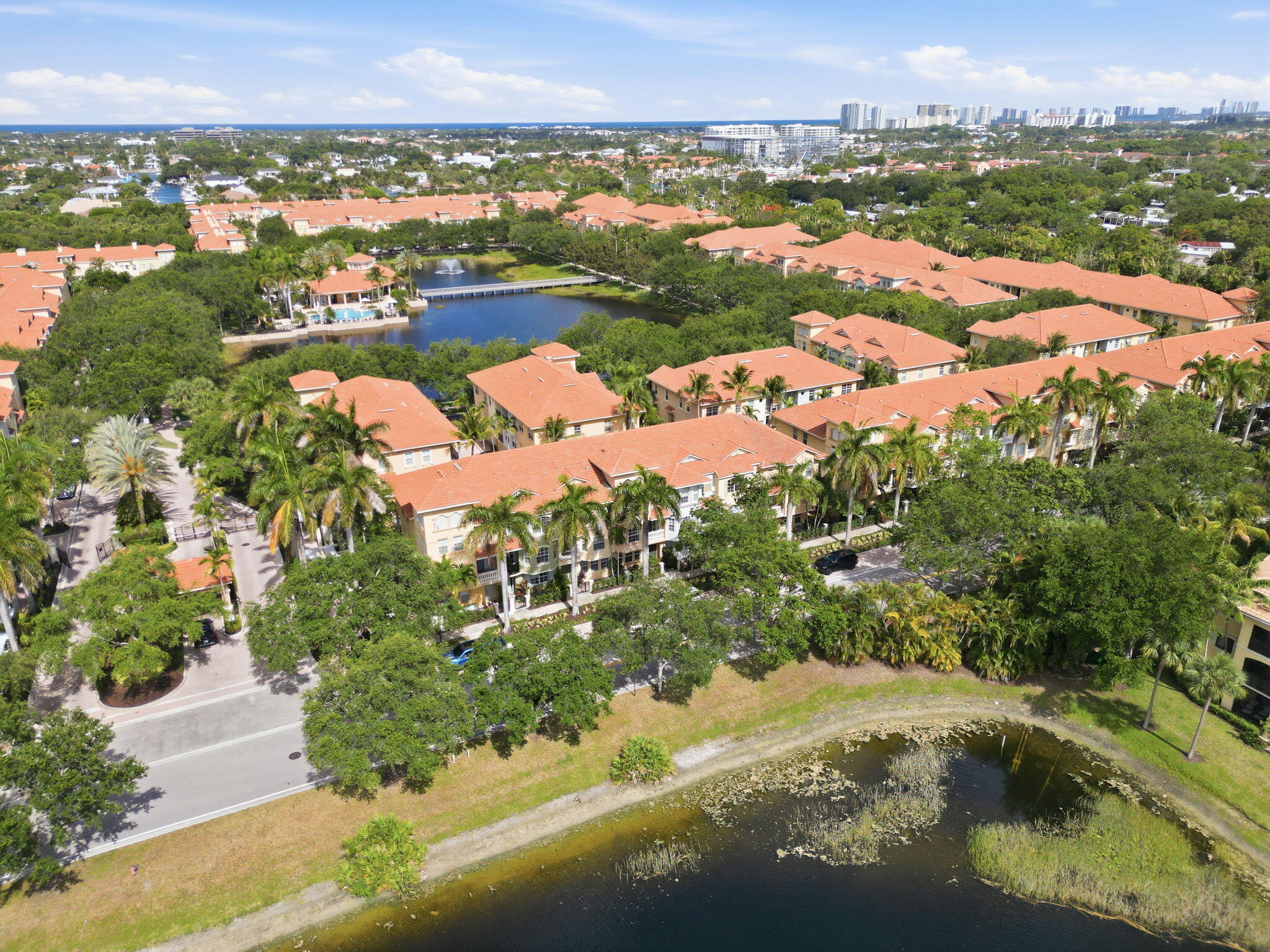 68-web-or-mls-11796_Valencia_Gardens_Ave