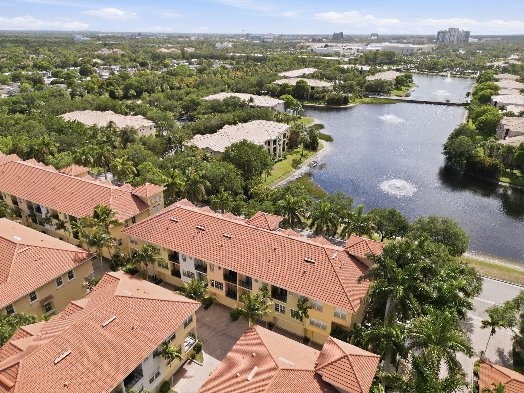 65-web-or-mls-11796_Valencia_Gardens_Ave