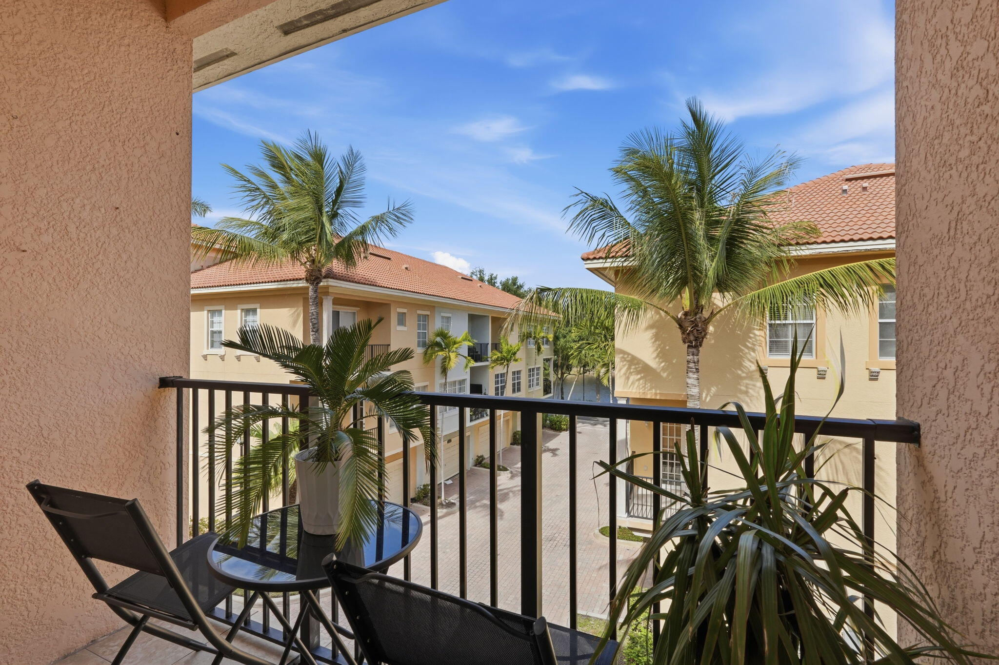 8-web-or-mls-11796_Valencia_Gardens_Ave_