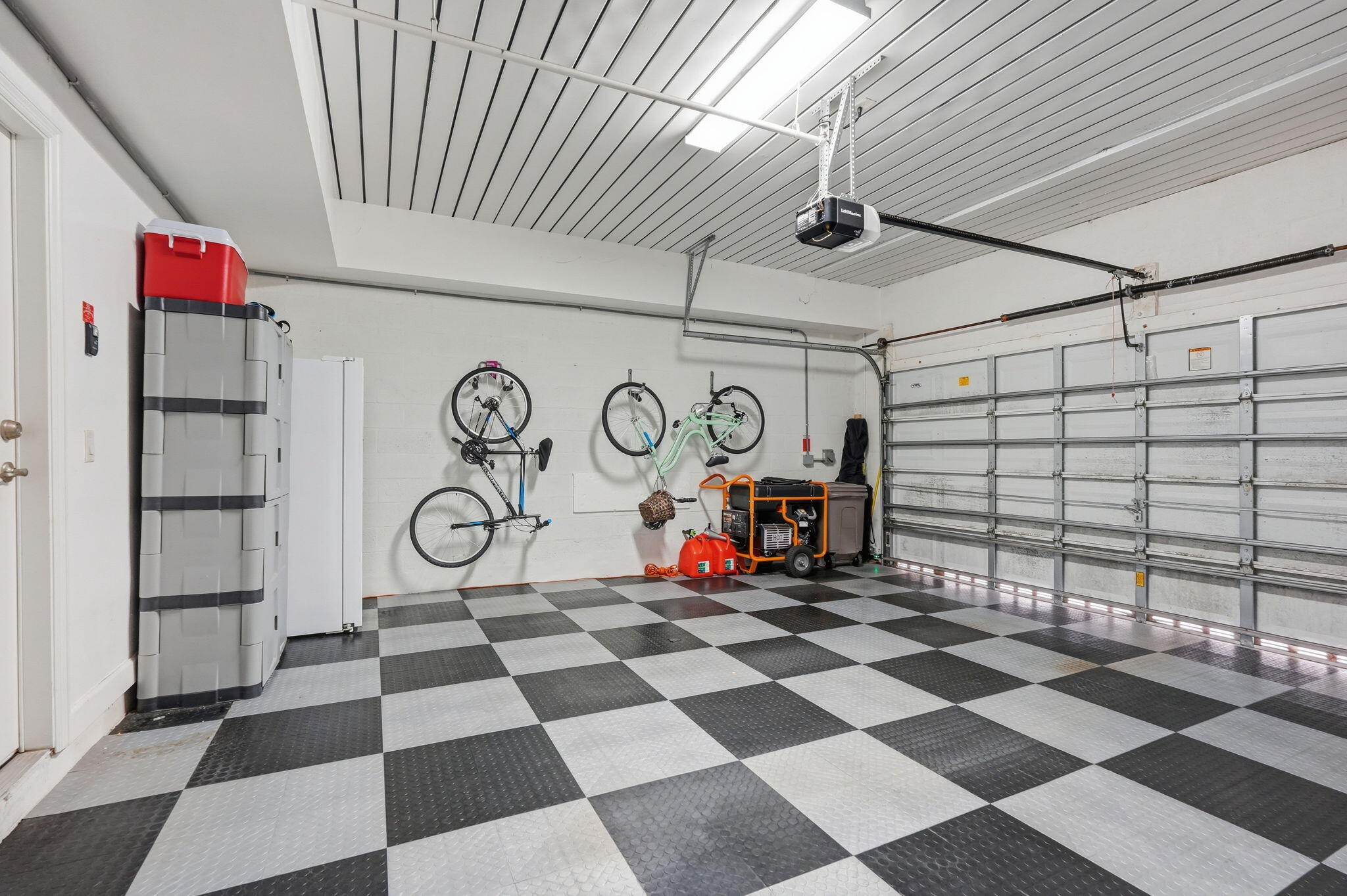 2-Car Garage