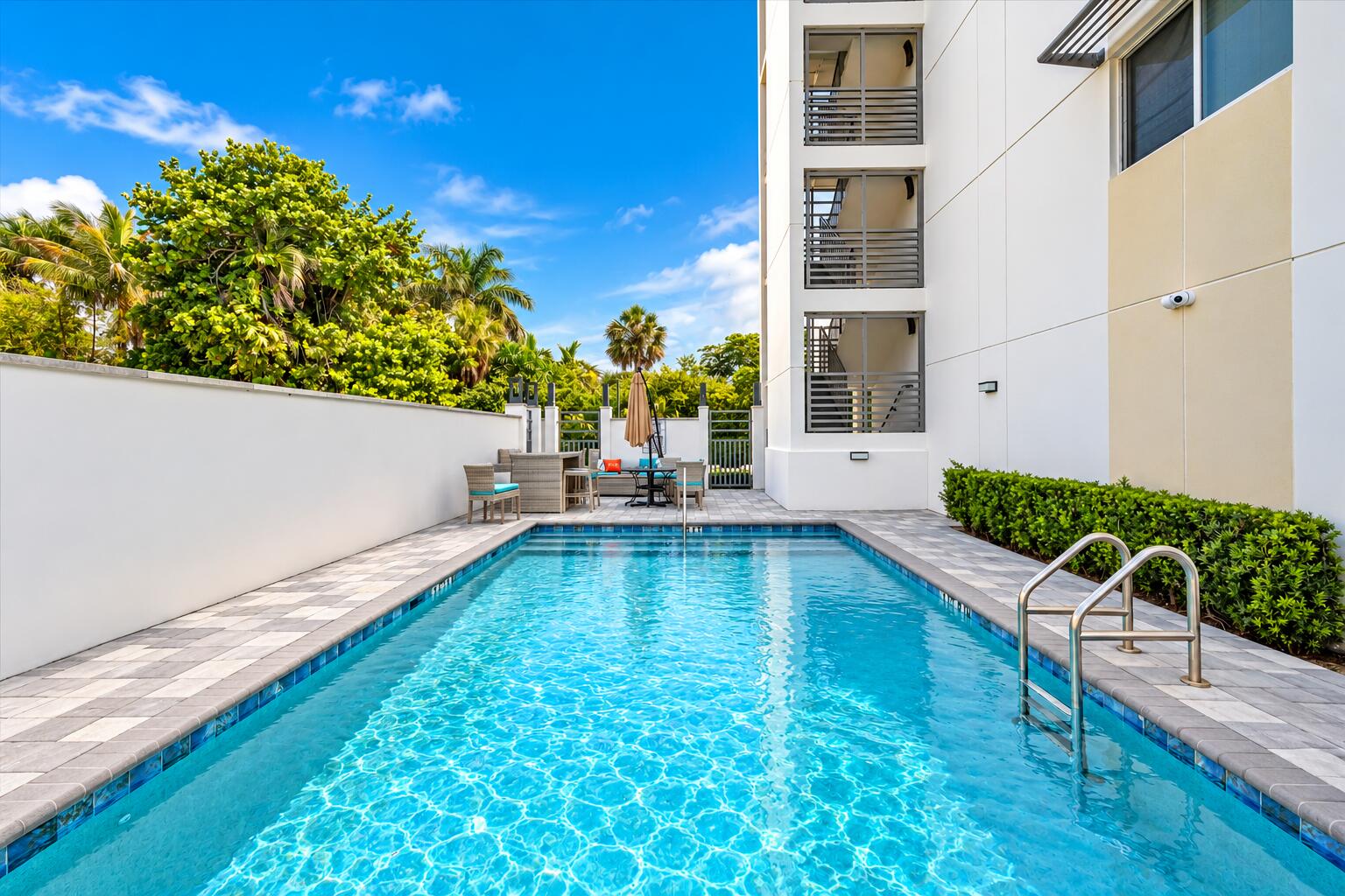 Modern Tropical Pool Retreat Modern Tropical Pool Retreat