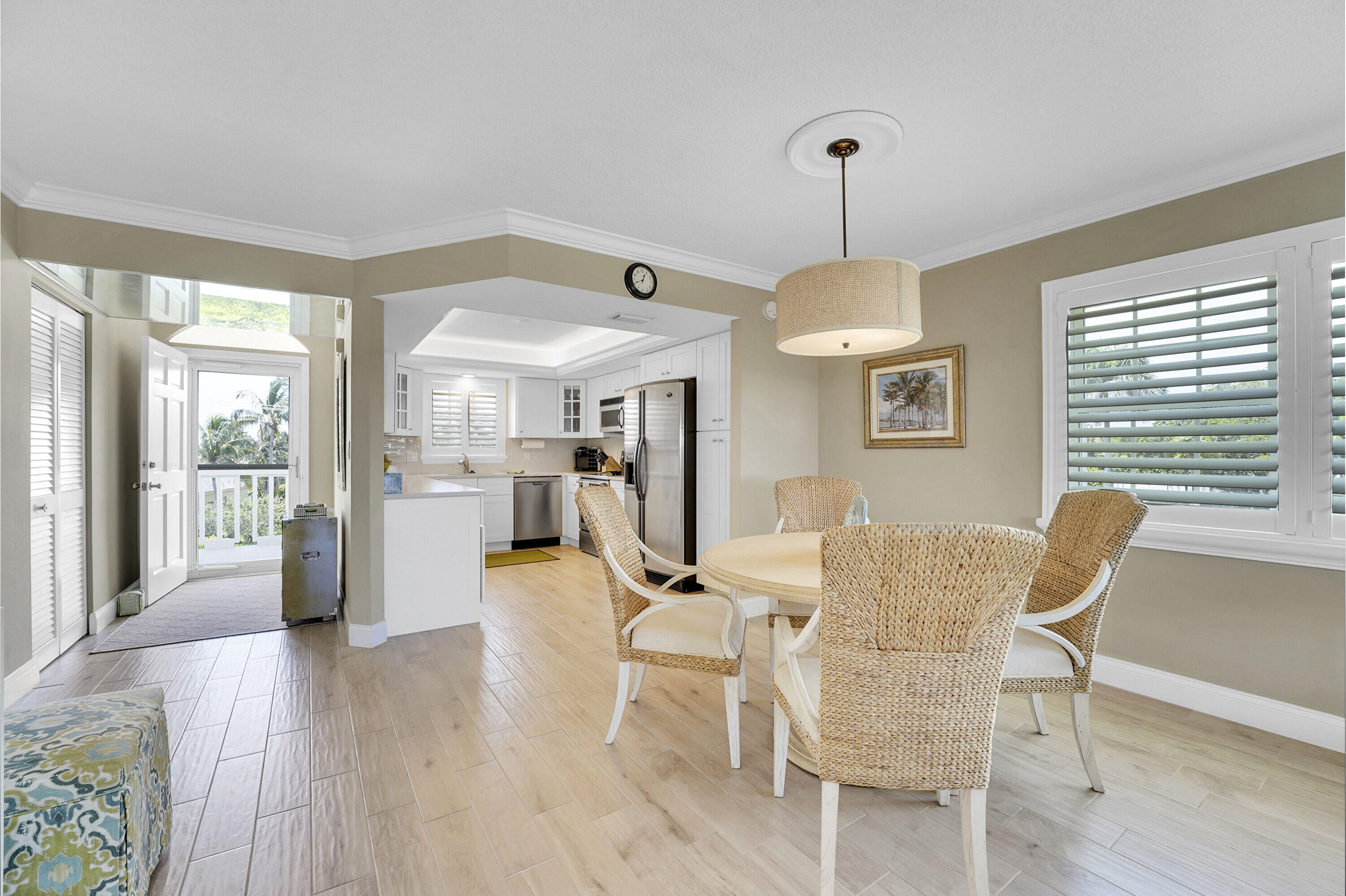 306 Dining to Kitchen