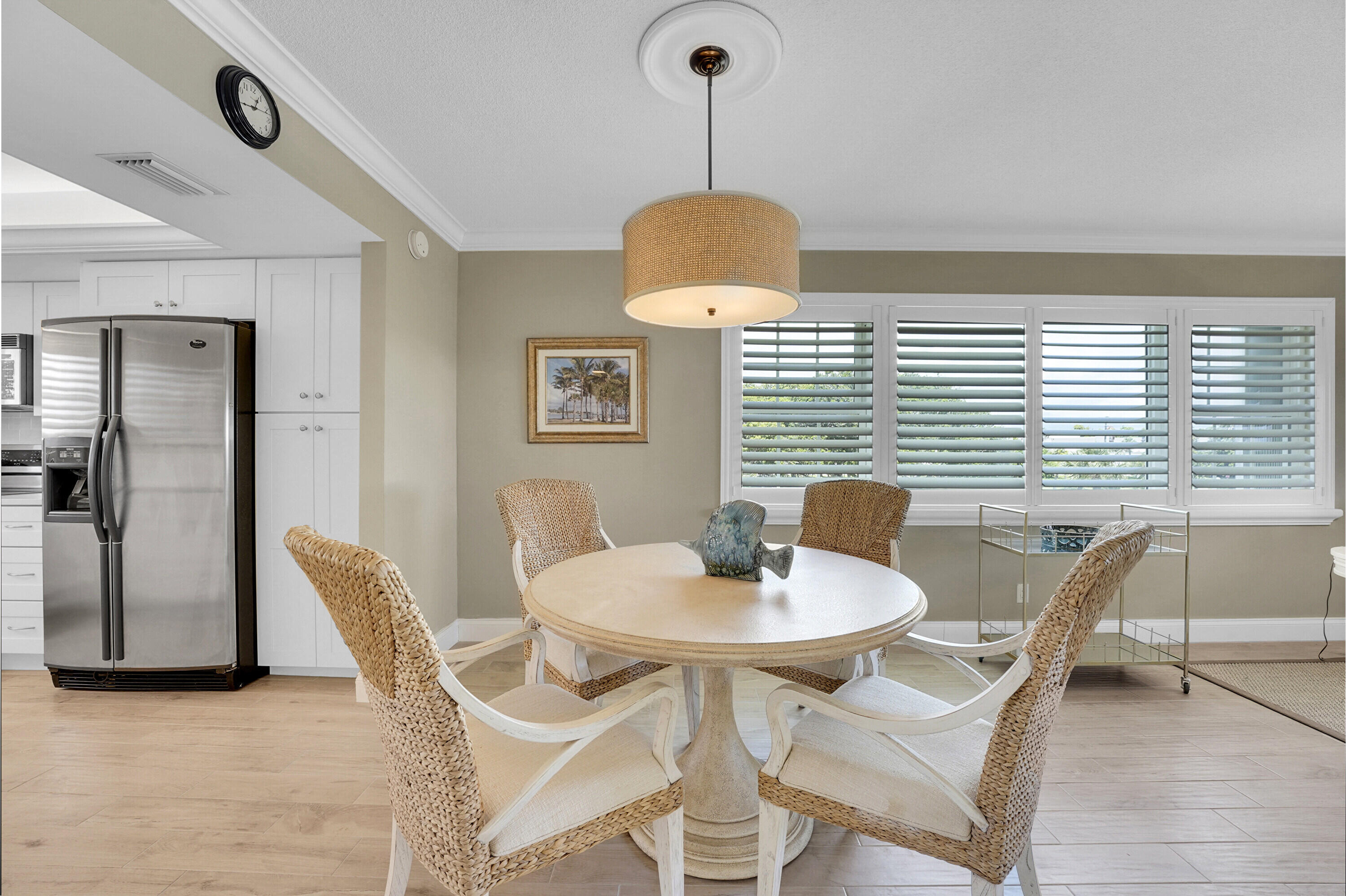 306 Dining area