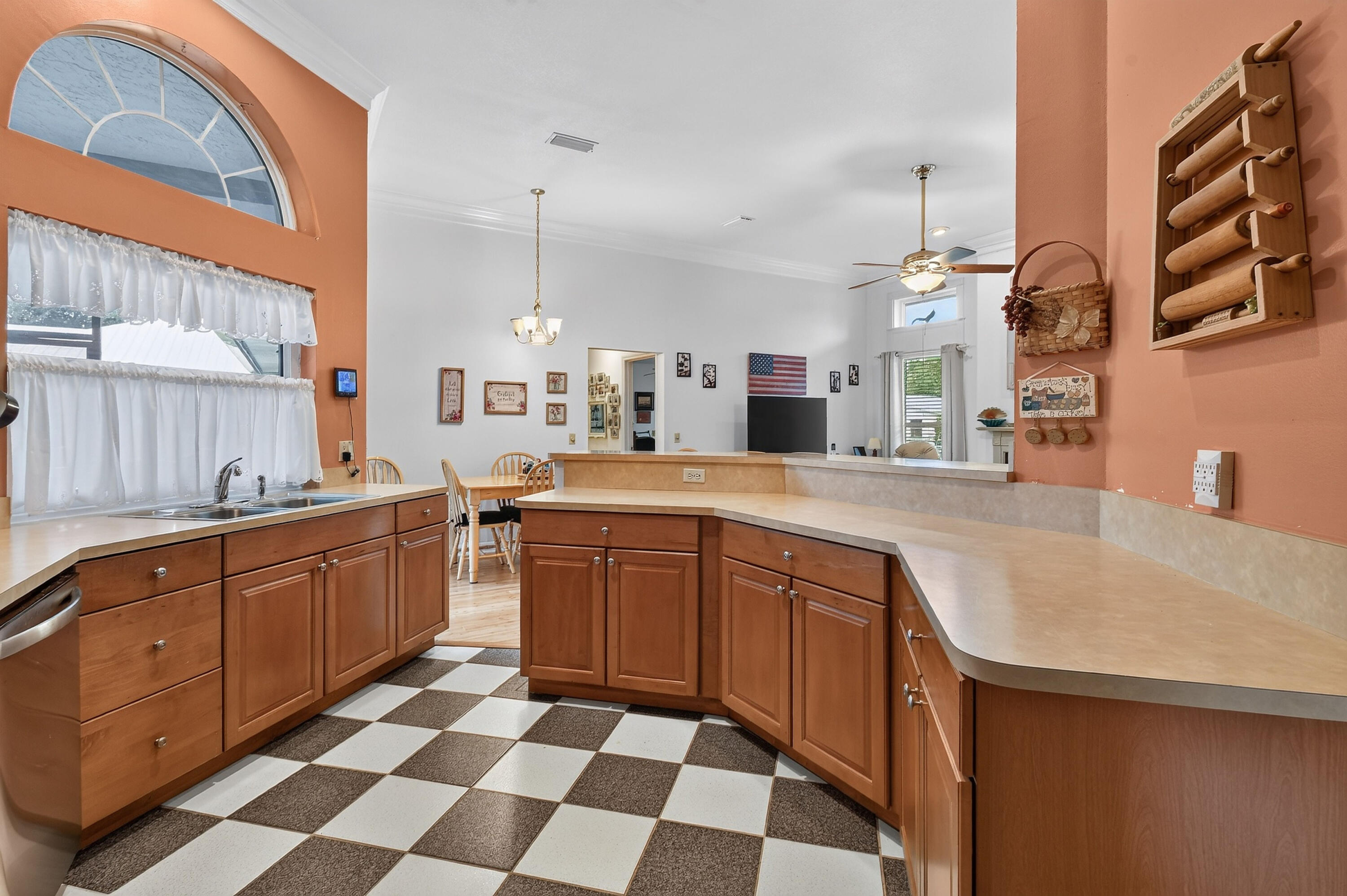 6508KingsHwy(21)