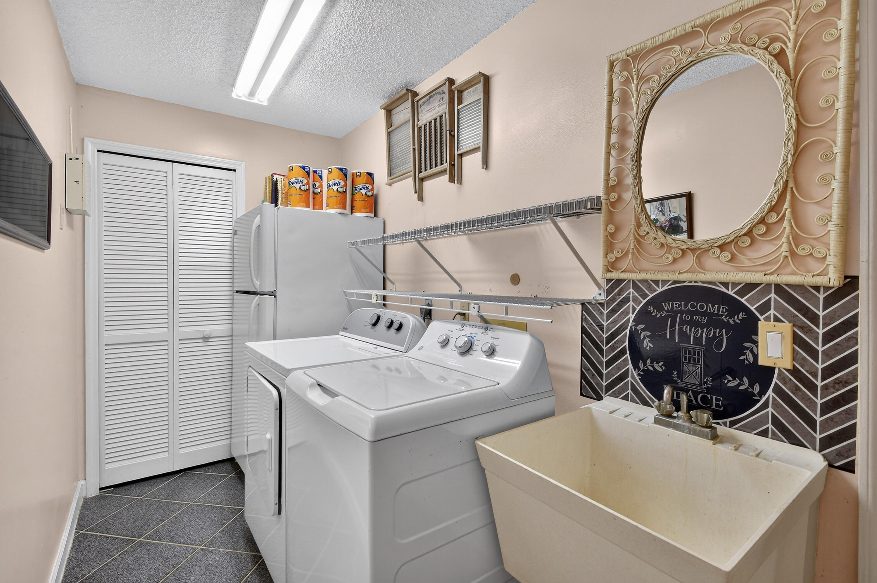 Large Laundry room with a pantry