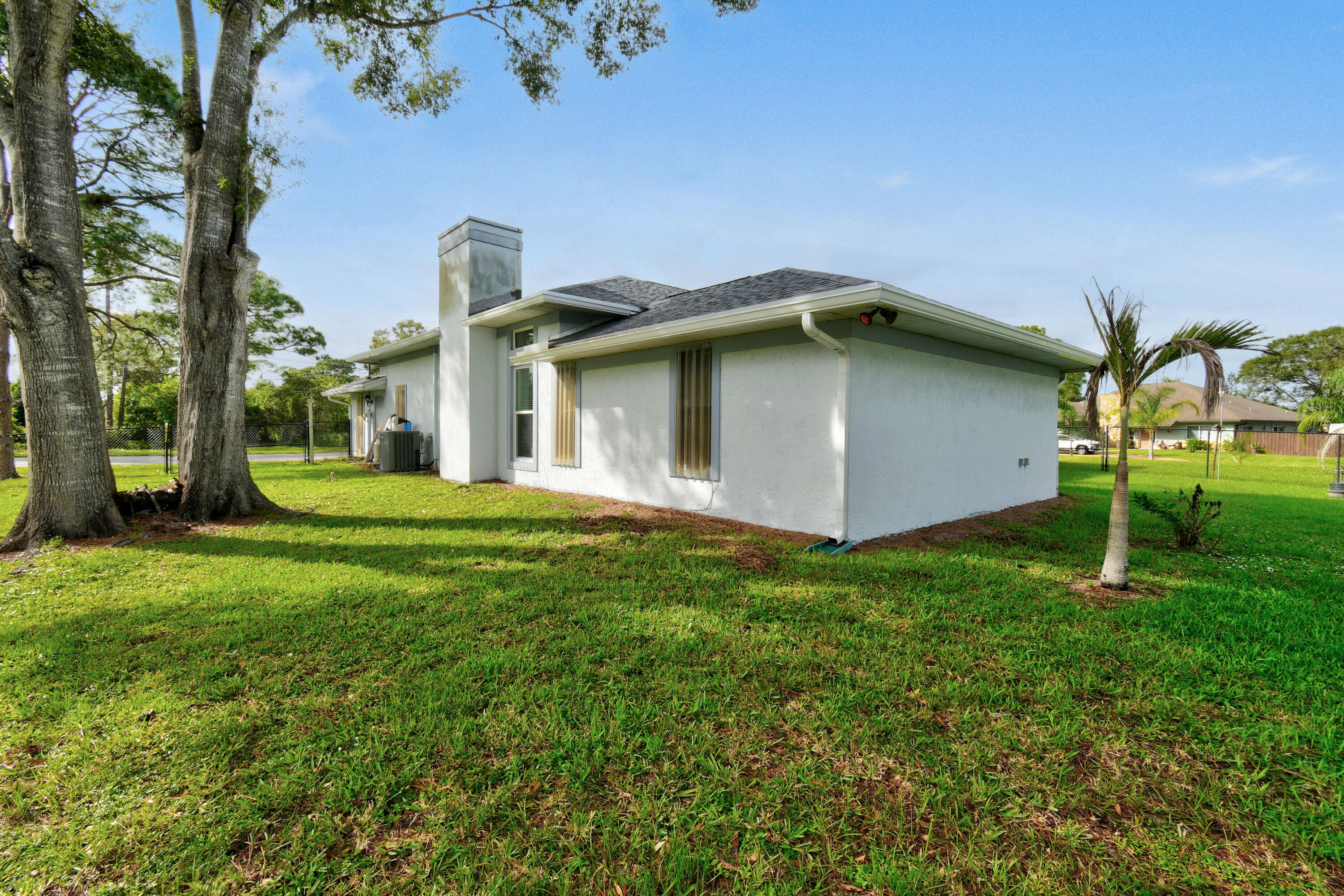 6508KingsHwy(44)