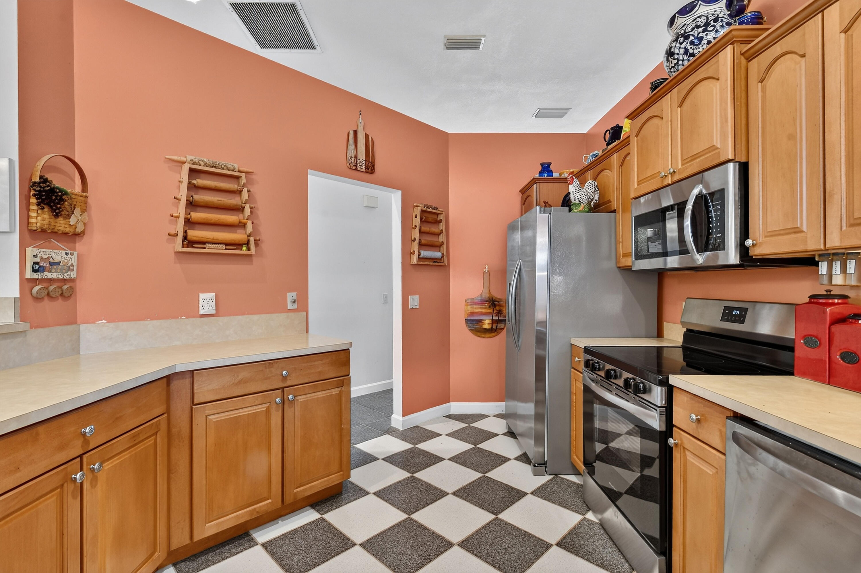 6508KingsHwy(20)