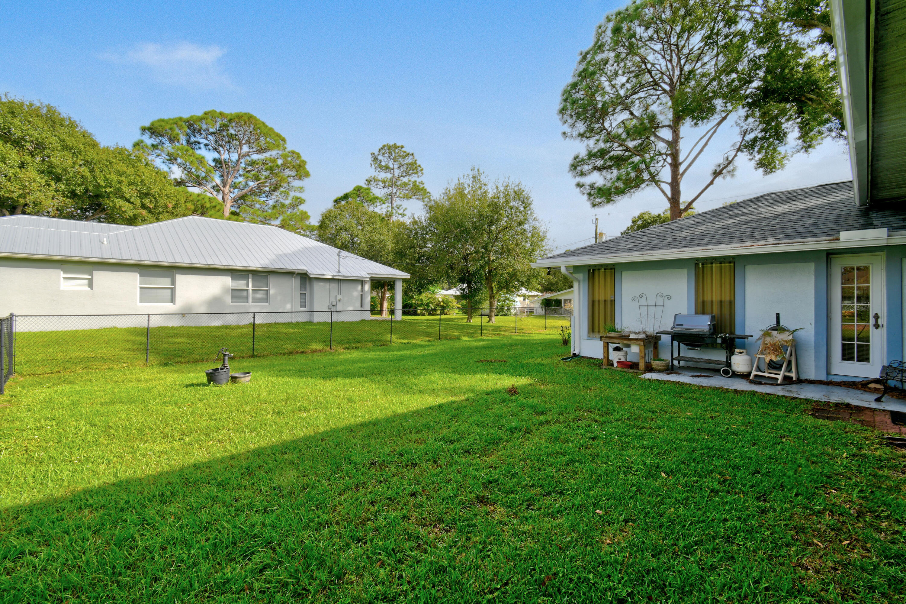 6508KingsHwy(41)