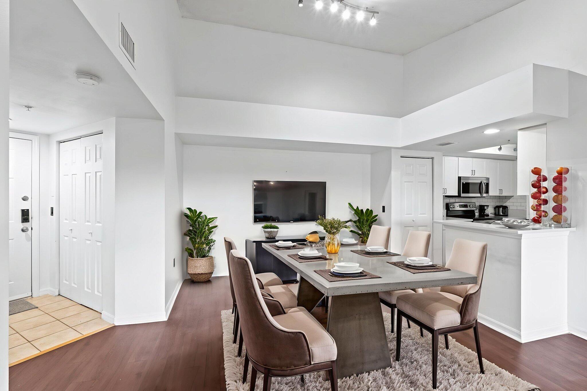 Dinning room - virtually staged
