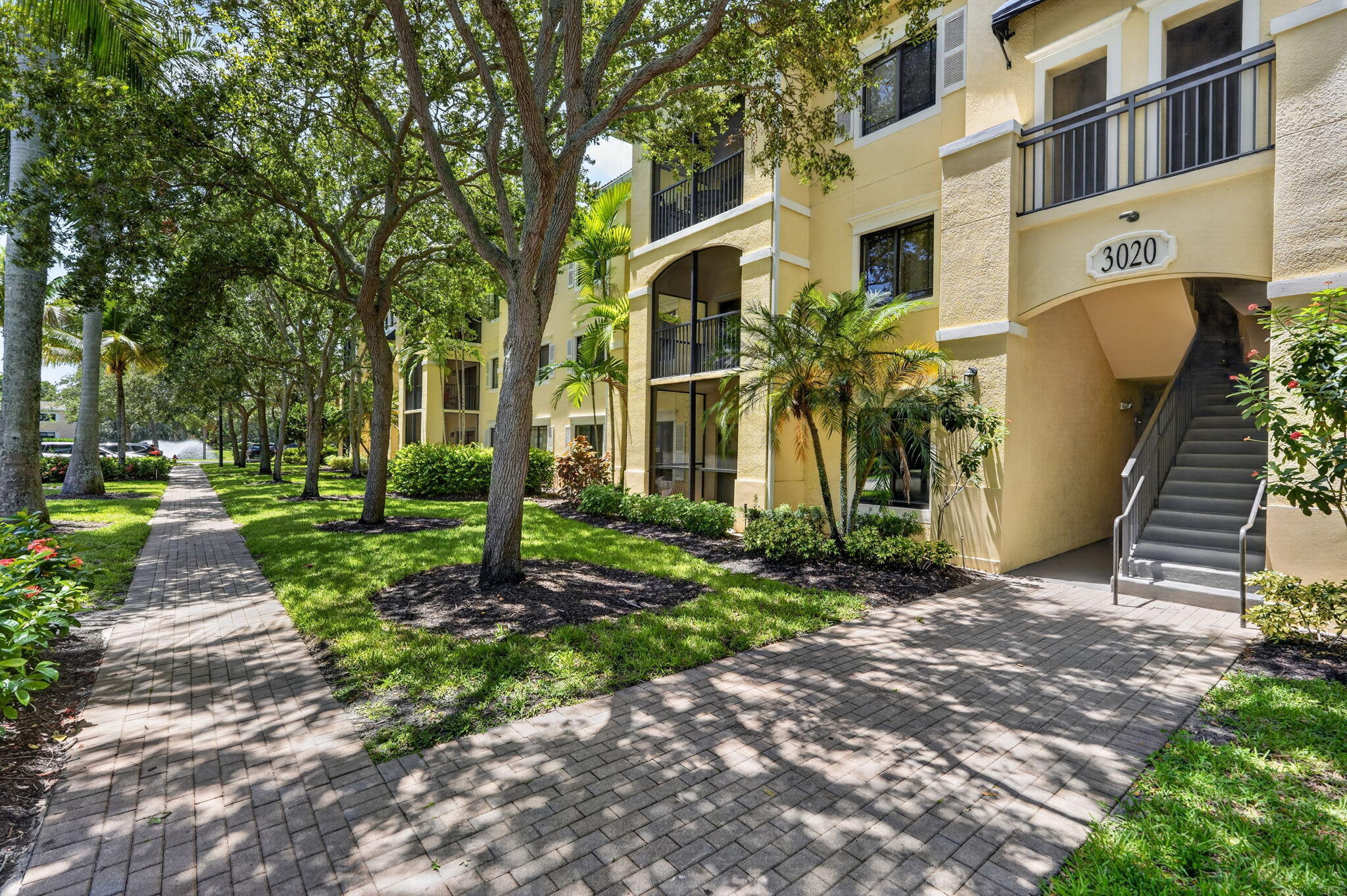 1-web-or-mls-2-web-or-mls-_MLP8349