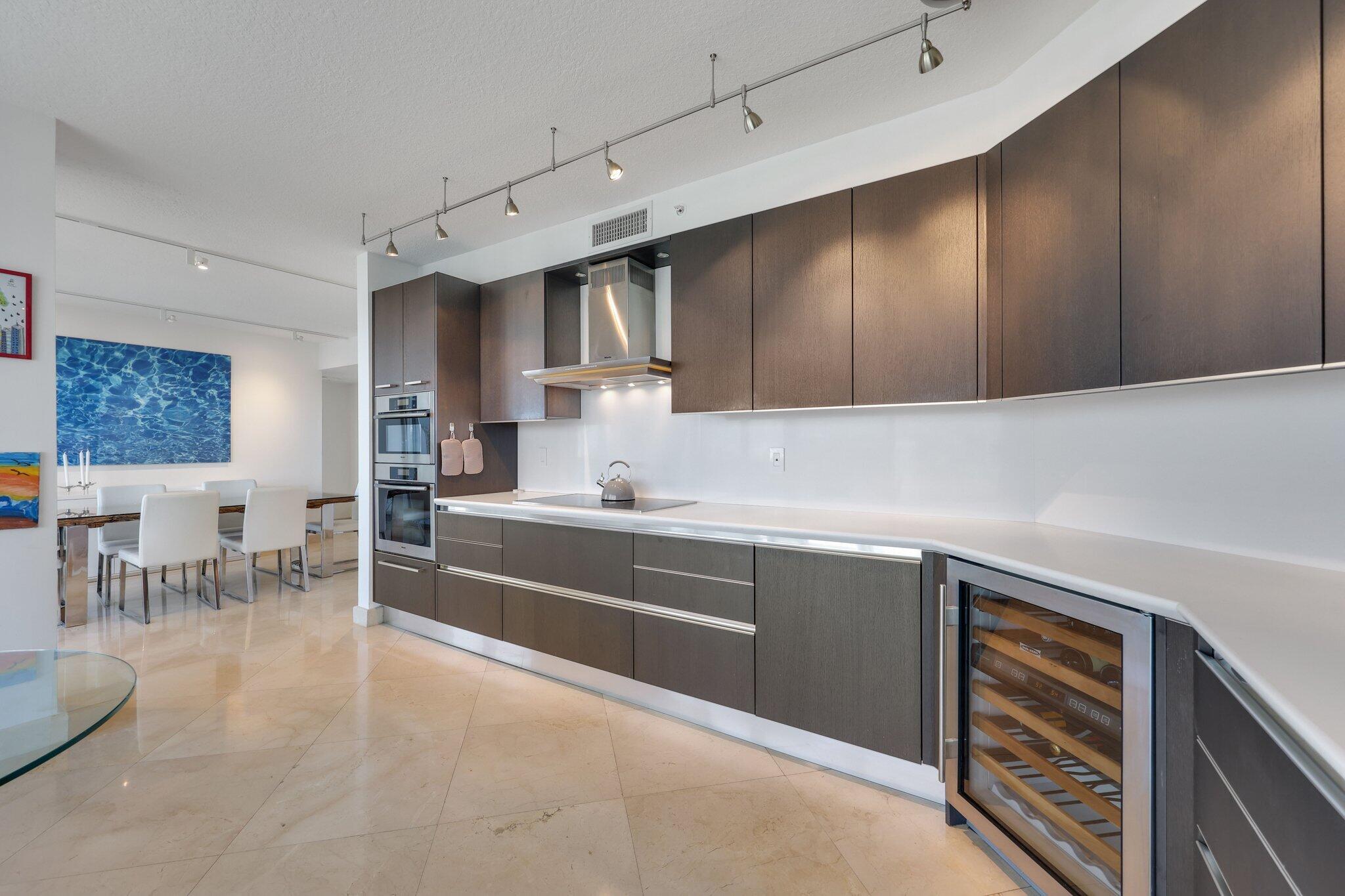 17555 Collins Ave Sunny Isles Beach - 29