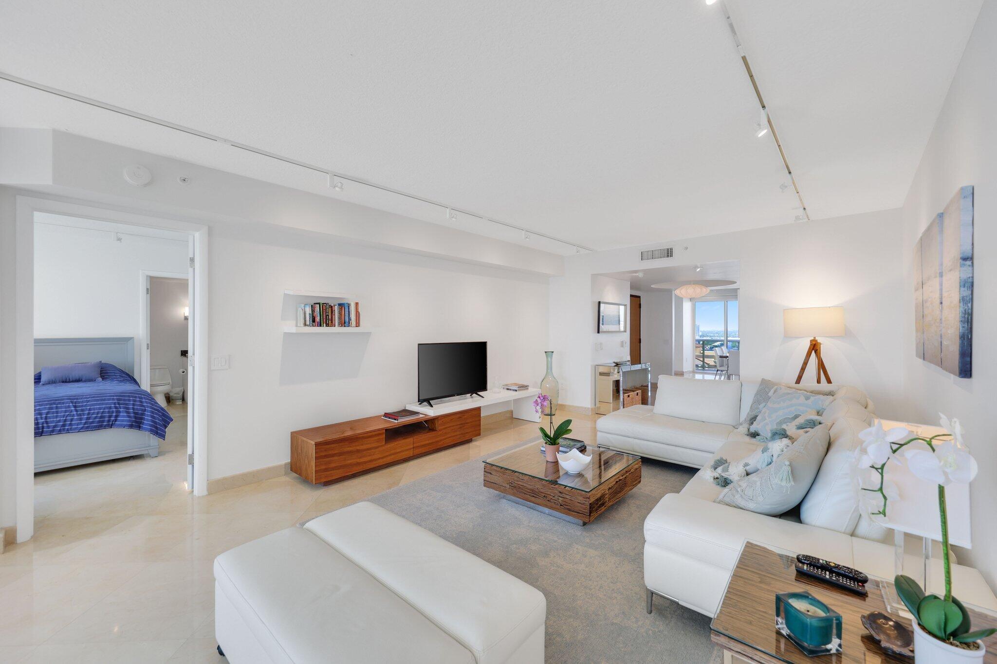 17555 Collins Ave Sunny Isles Beach - 36