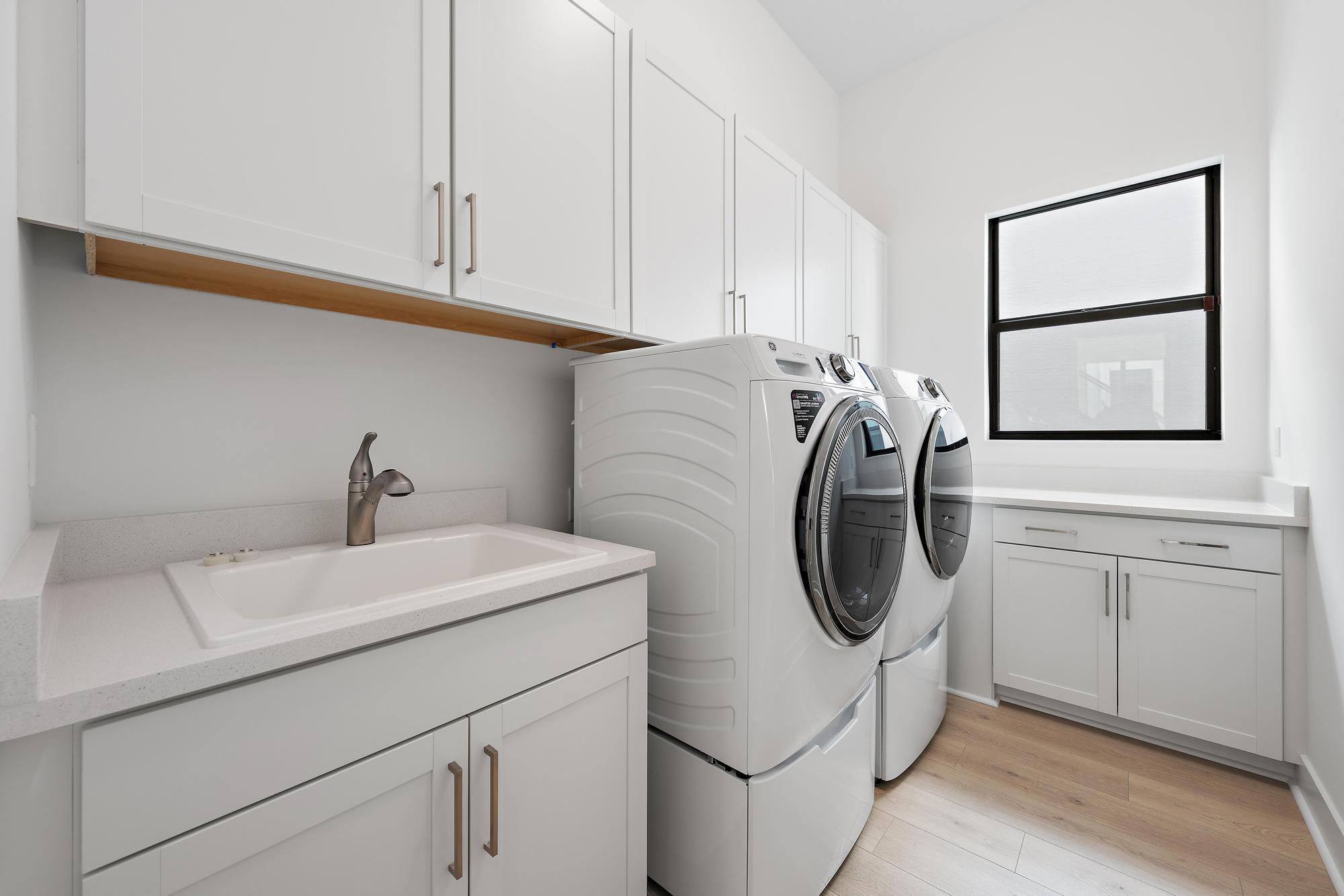 Upgraded Pedestal Washer/Dryer