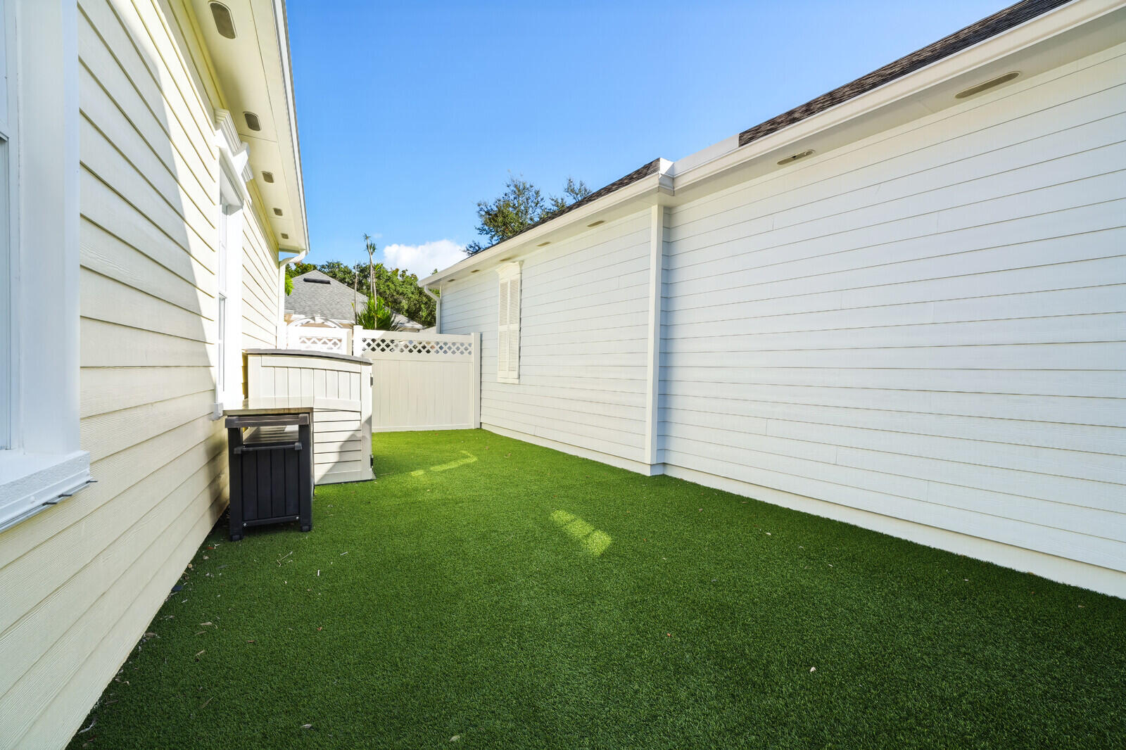 Turf Sideyard
