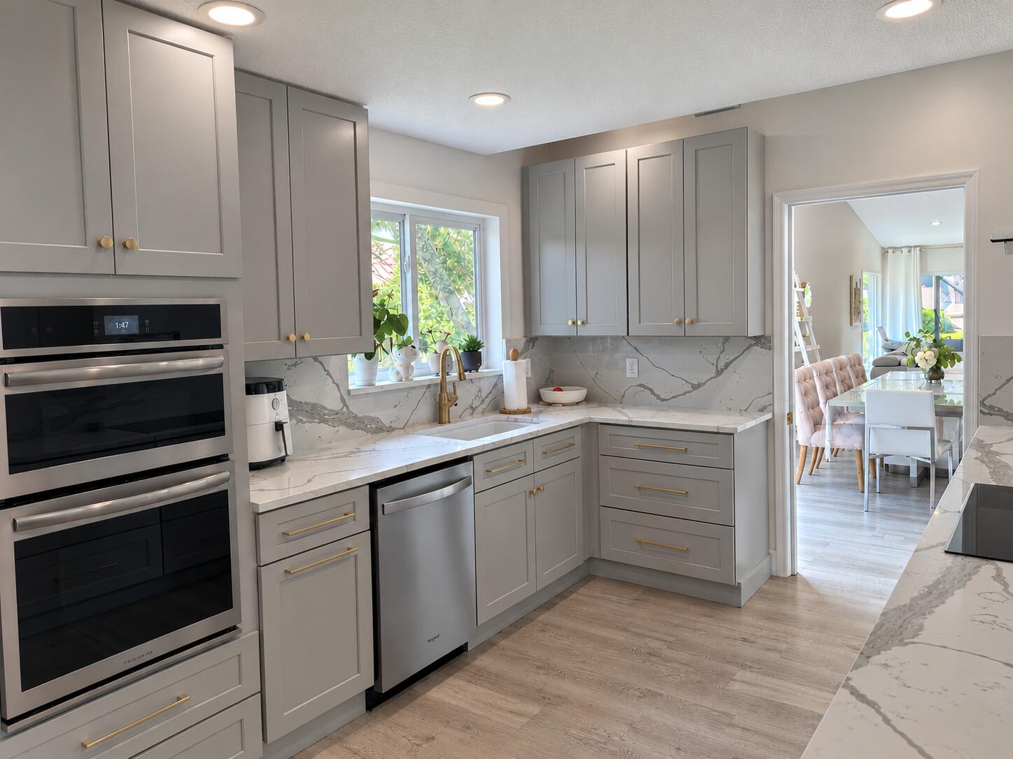 Bright Gray Marble Kitchen with Dining V