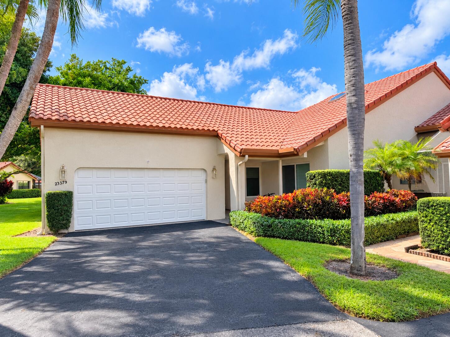 Sunny Mediterranean-Style Home Exterior Sunny Mediterranean-Style Home Exterior
