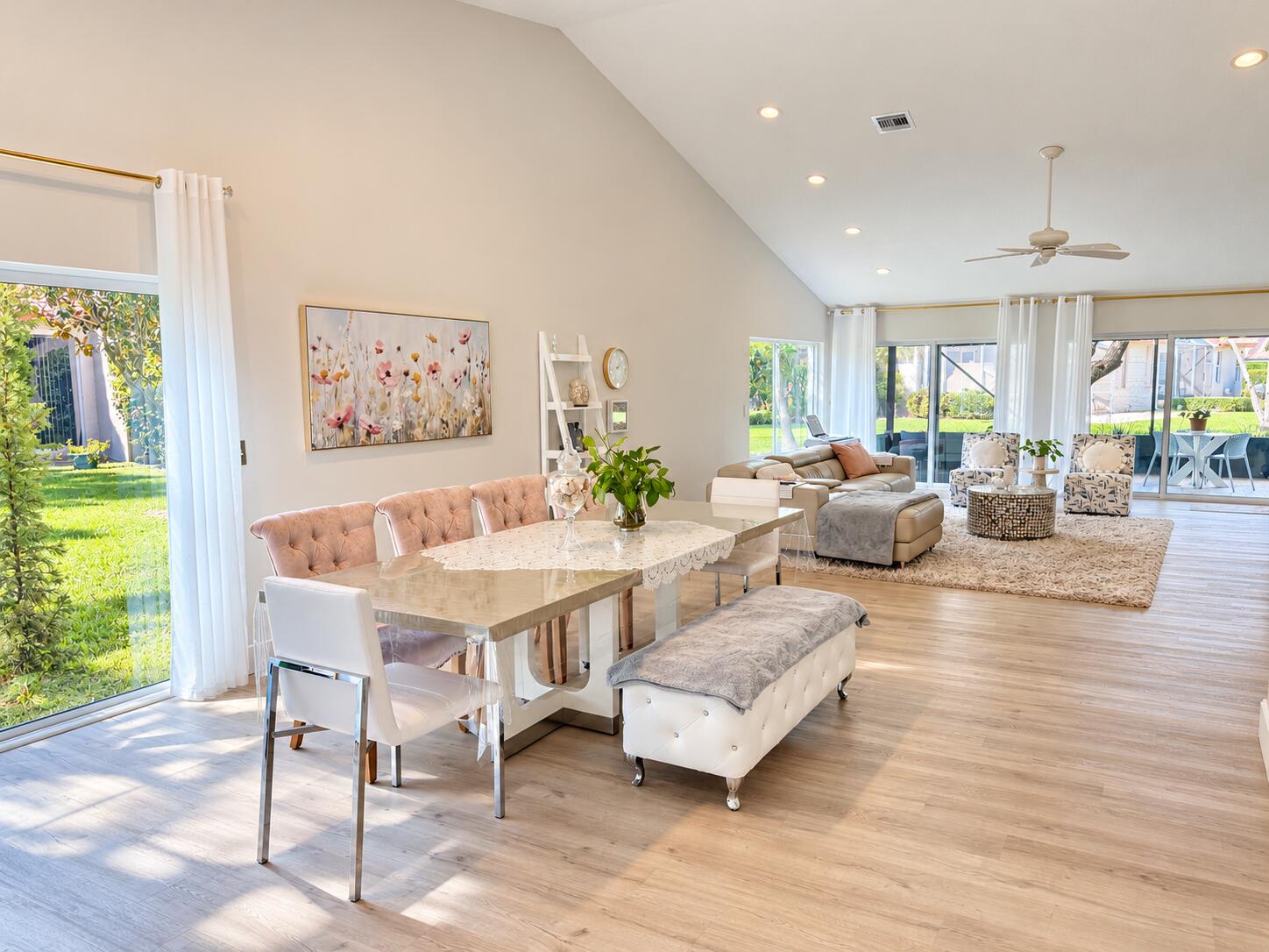 Bright Modern Coastal Living Space Bright Modern Coastal Living Space