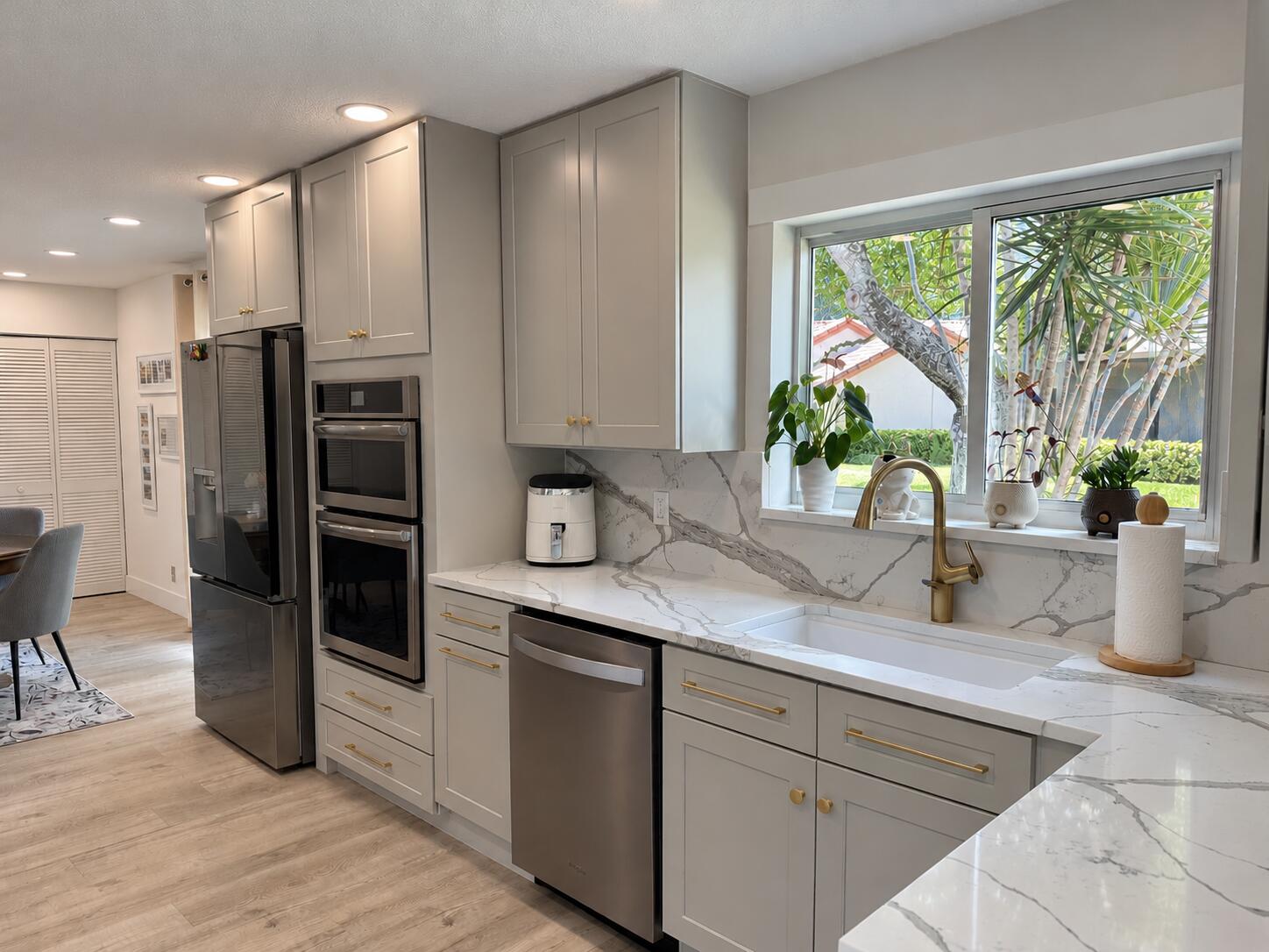 Bright Gray Marble Kitchen Retreat